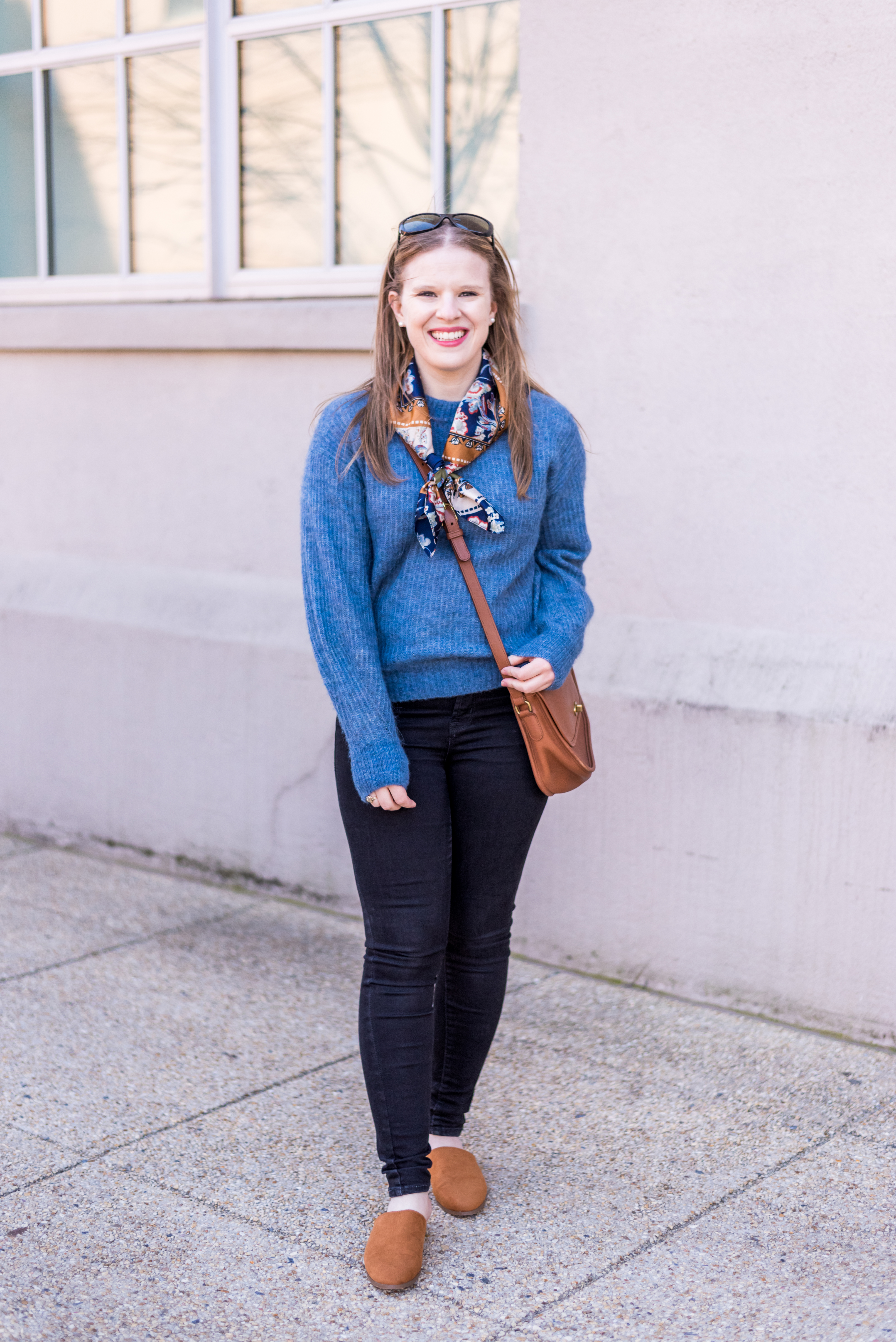 DC woman blogger wearing Everlane The Oversized Alpaca Crew