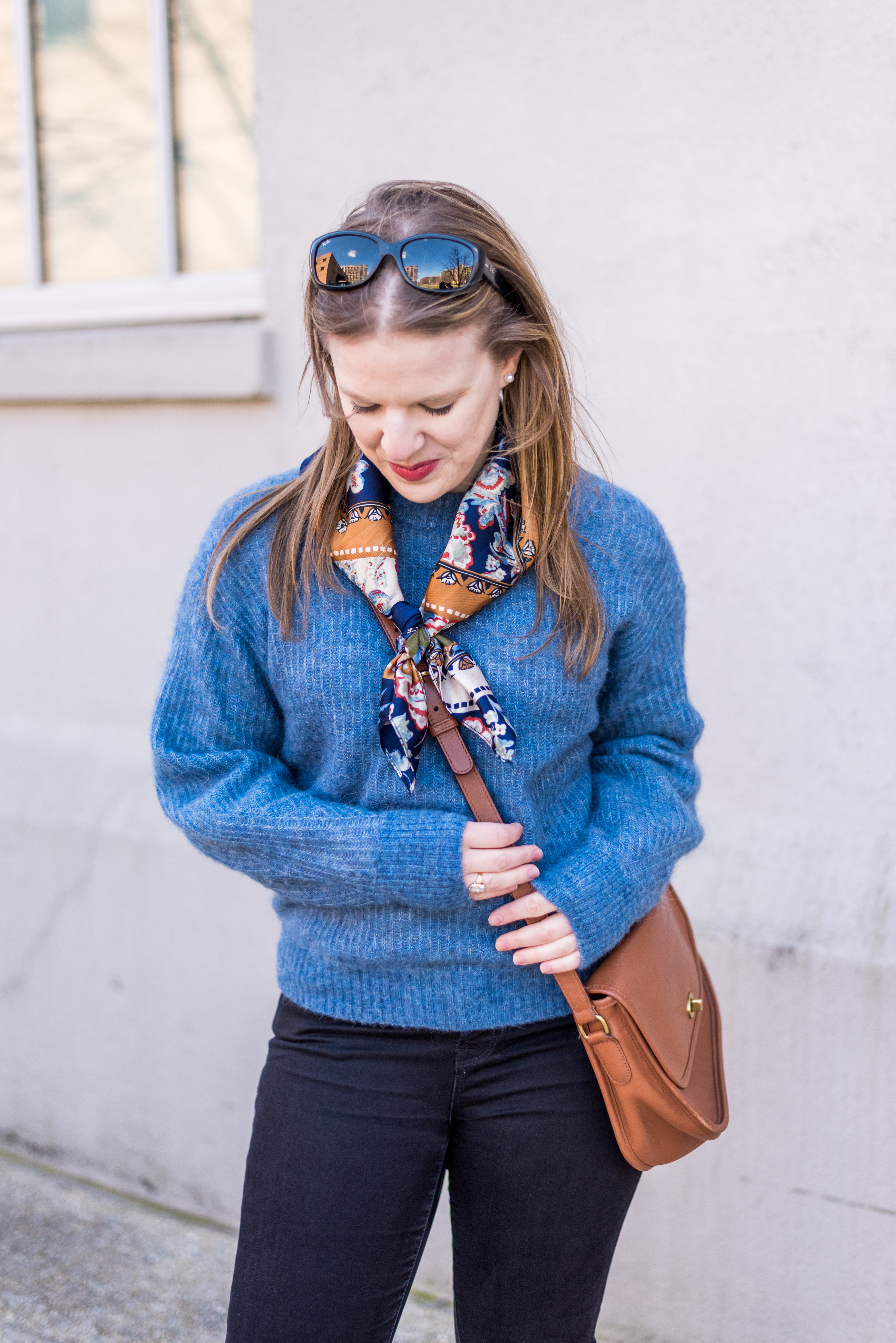 DC woman blogger is featuring Everlane The Oversized Alpaca Crew