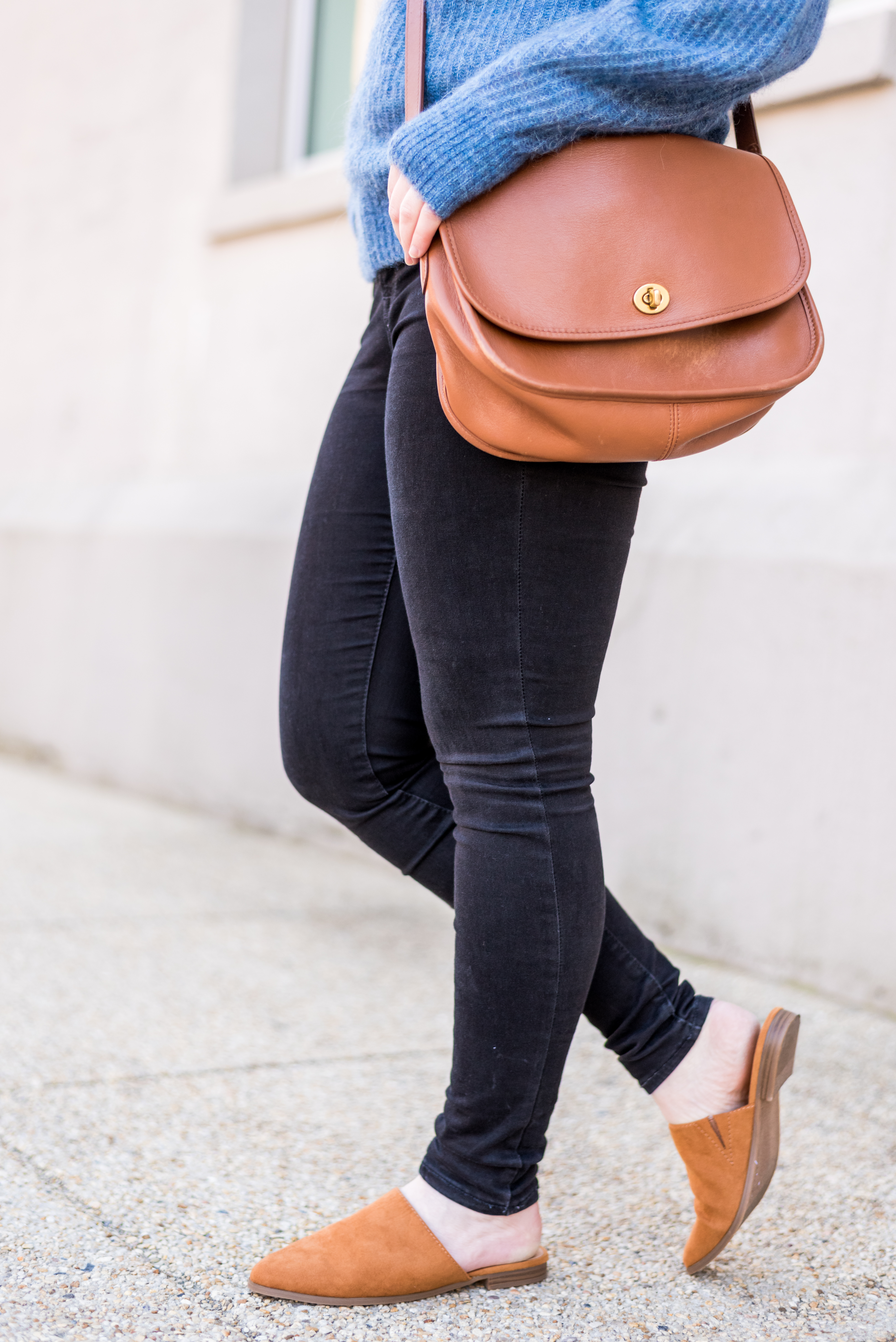 DC woman blogger wearing Old Navy High-Rise Rockstar Built-in-Sculpt Jeans