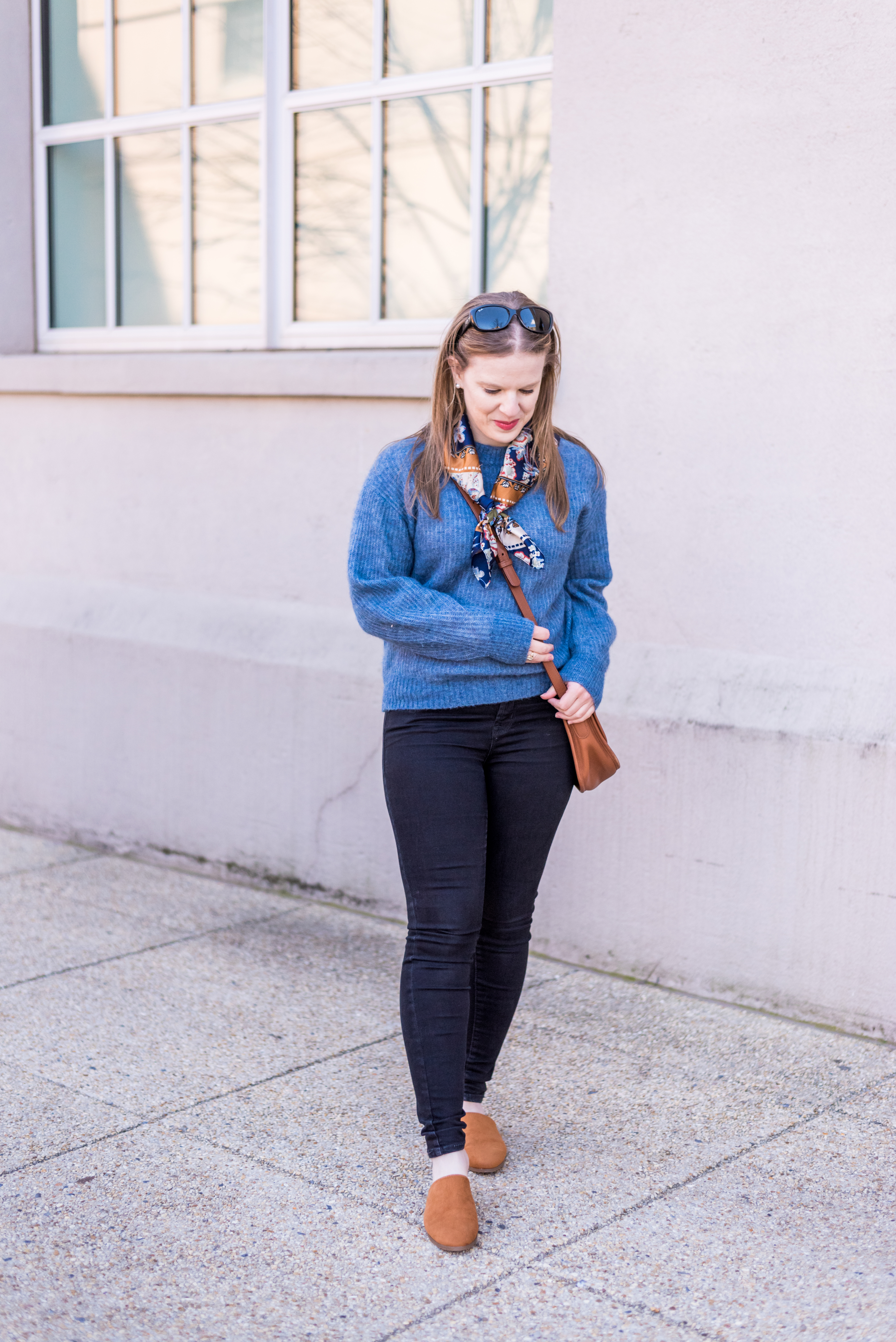 DC woman blogger wearing Everlane The Oversized Alpaca Crew | How to Transition Sweaters from Winter to Spring