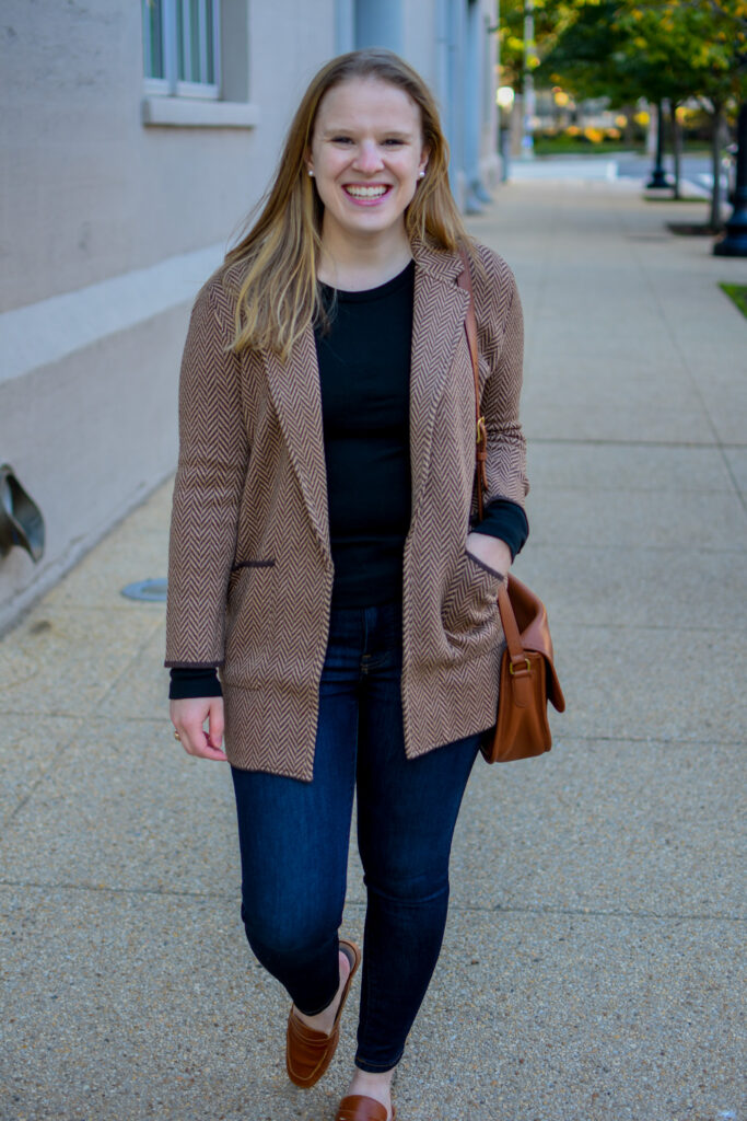 woman blogger wearing sweater blazer over Everlane high-rise skinny jeans