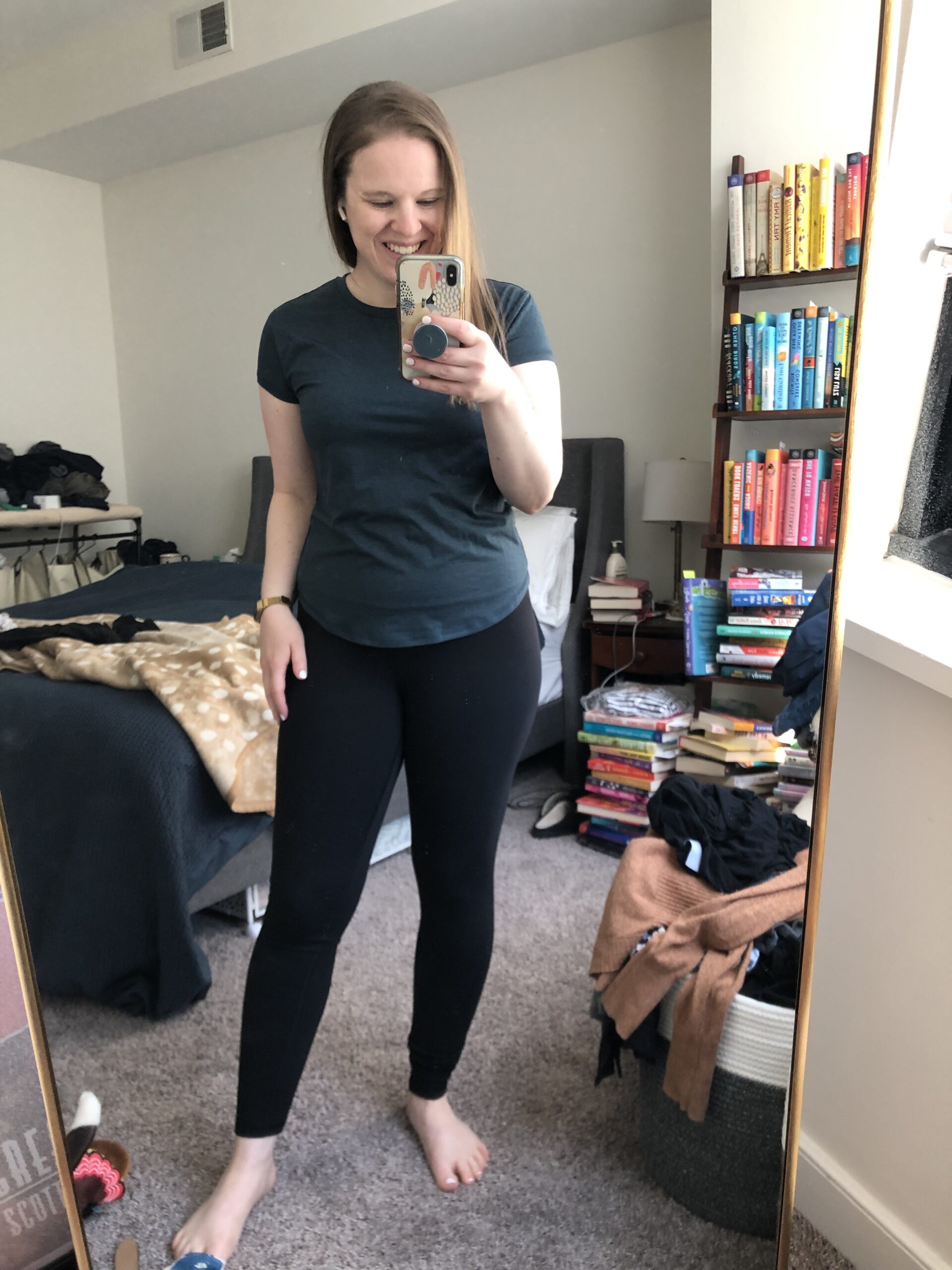 Looks Good from the Back: Quick Reviews: Quince joggers and a great tee!