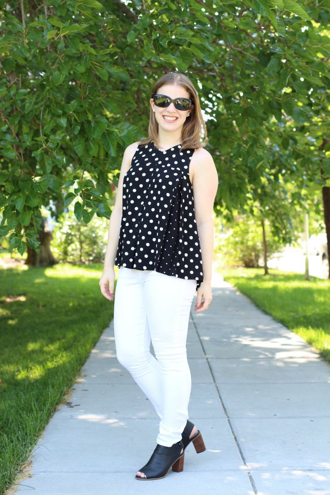 madewell trapeze, polka dot top, white jeans, white denim, joe's jeans, rayban sunglasses, peep toe