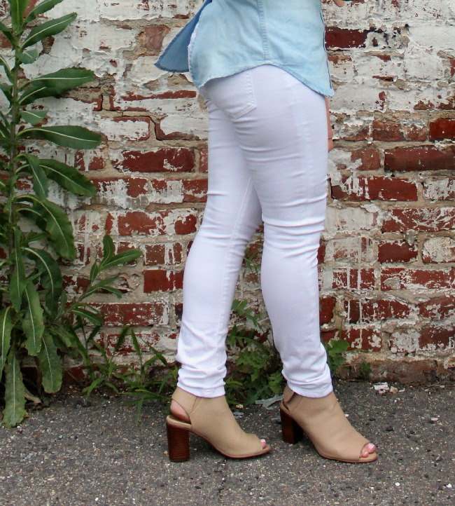 sleeveless chambray, target does it again, white denim, white jeans, peep toe booties, ray-ban, sunglasses, corssbody bag