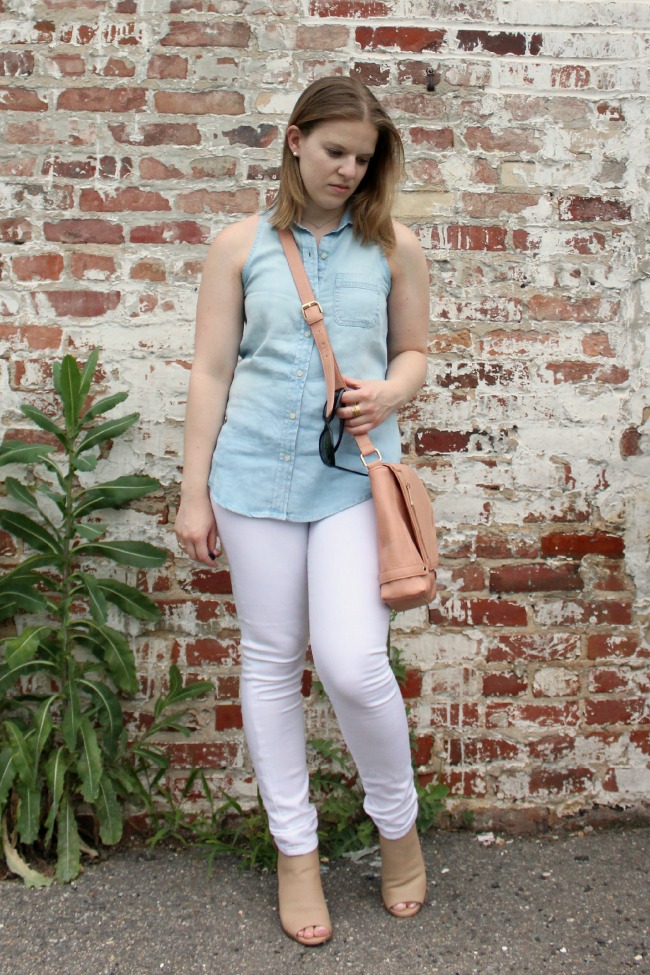 sleeveless chambray, target does it again, white denim, white jeans, peep toe booties, ray-ban, sunglasses, corssbody bag