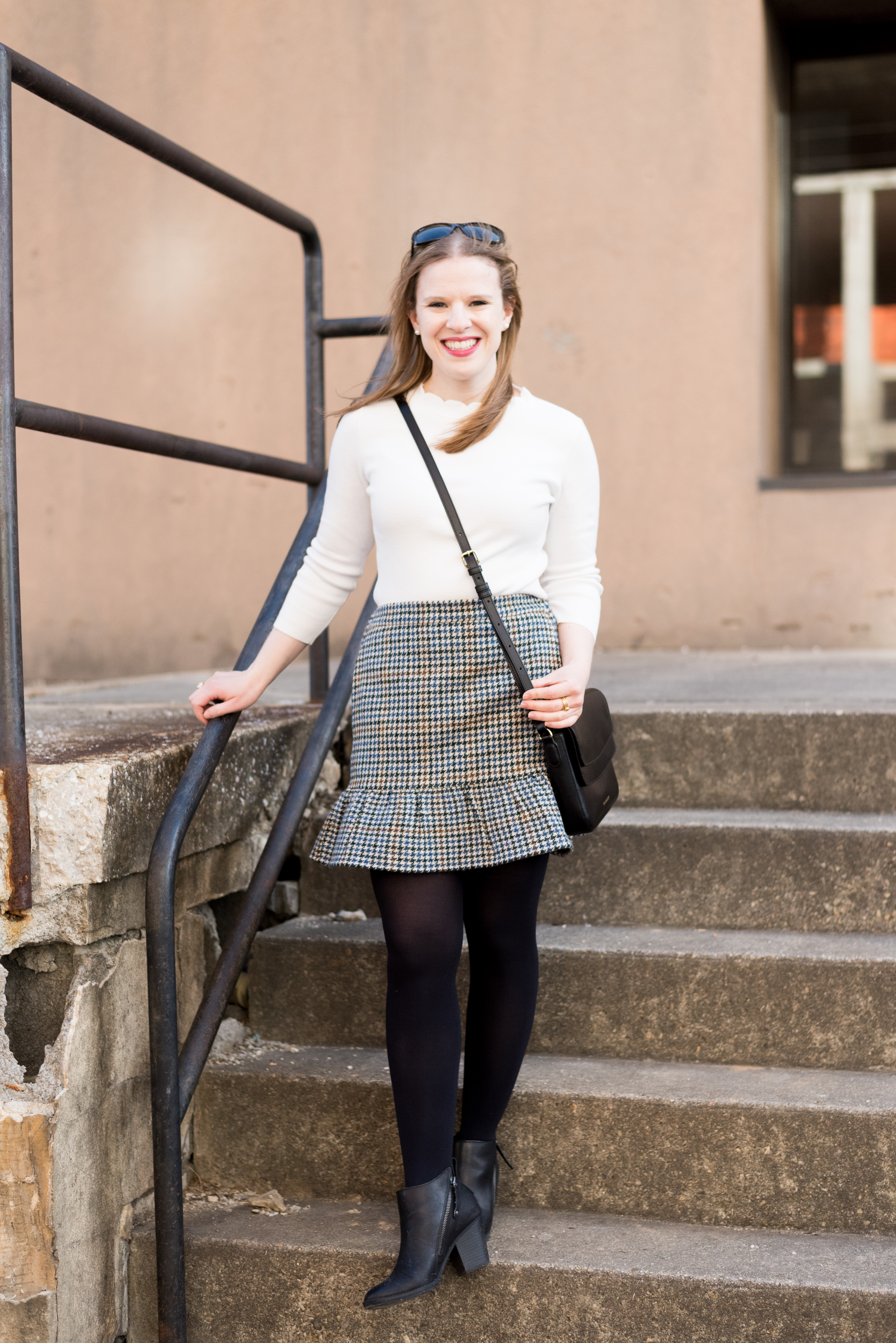 DC woman blogger wearing J.Crew Factory houndstooth flounce mini skirt
