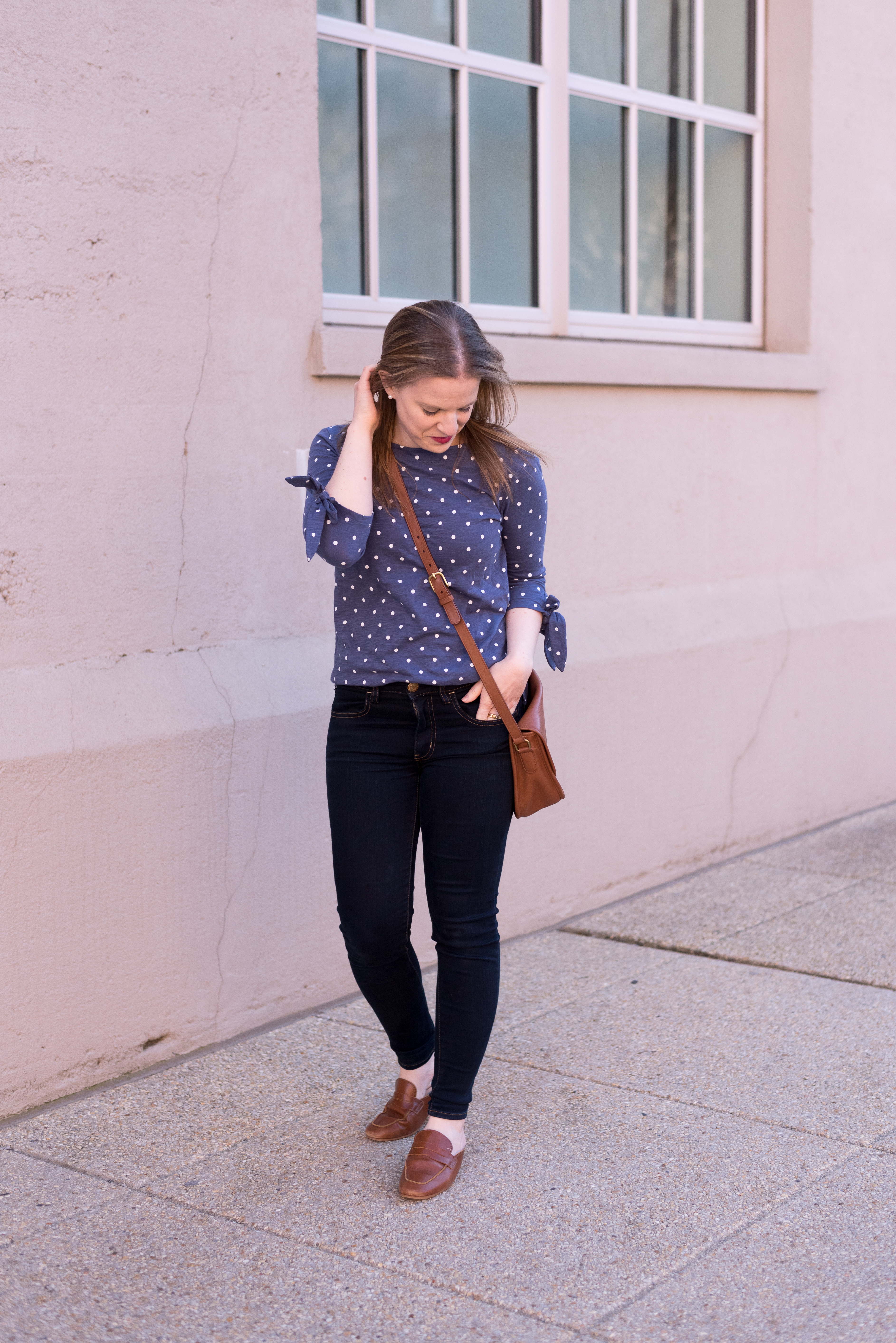 dc blogger woman wearing Relaxed tee tie-sleeve Old Navy