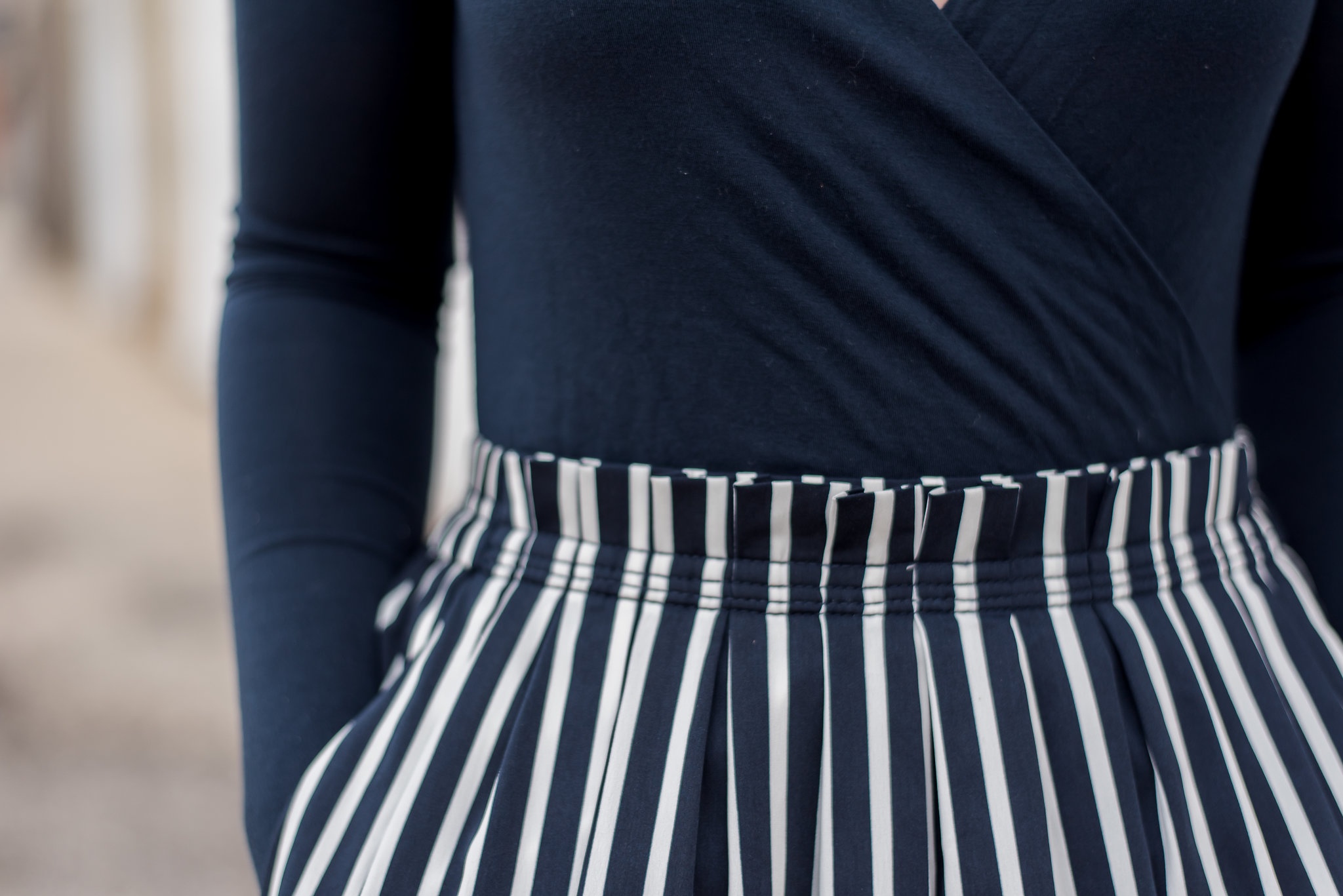 dc blogger woman wearing Closeup J Crew Factory skirt and bodysuit