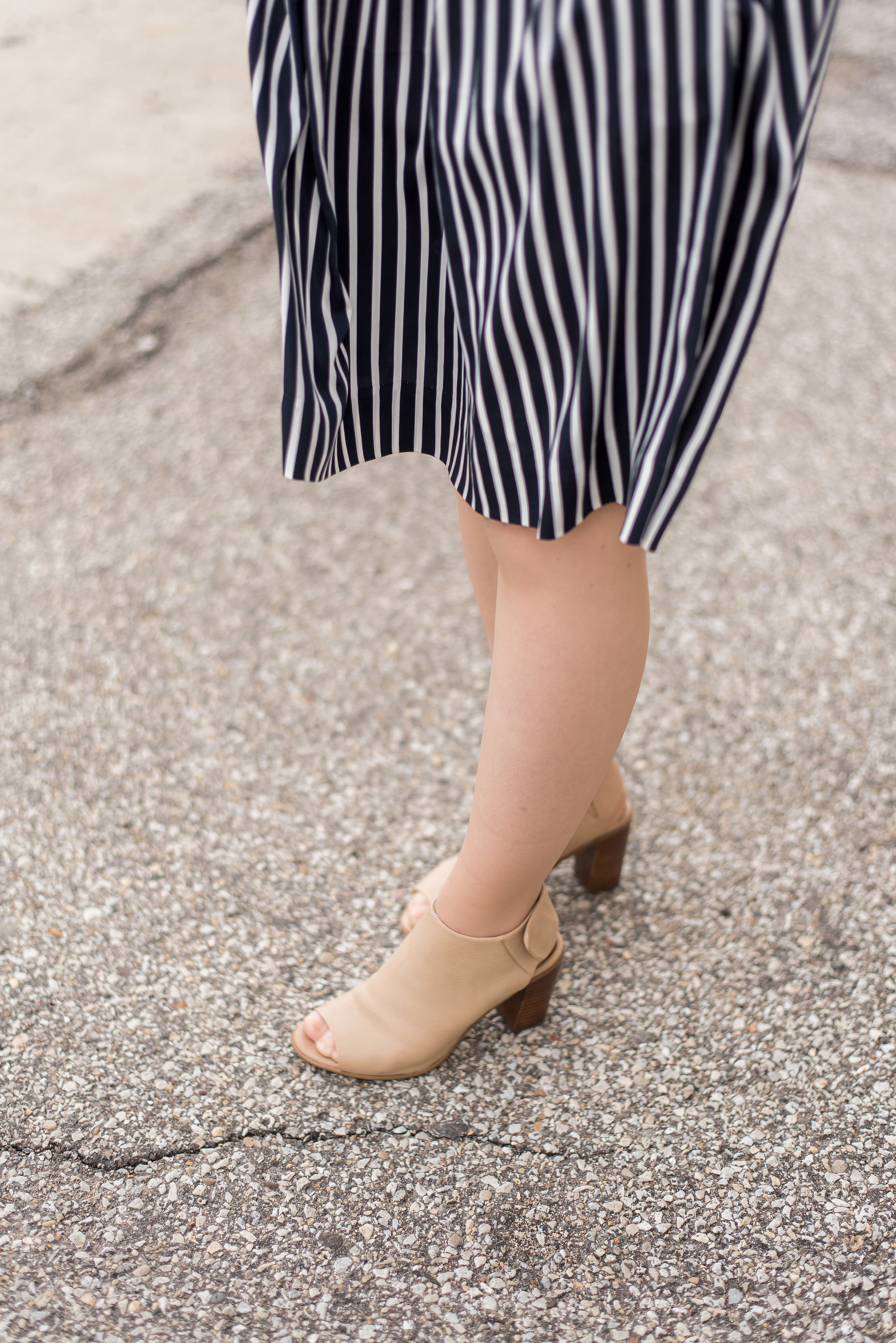 dc blogger woman wearing J Crew Factory Nonstp heel