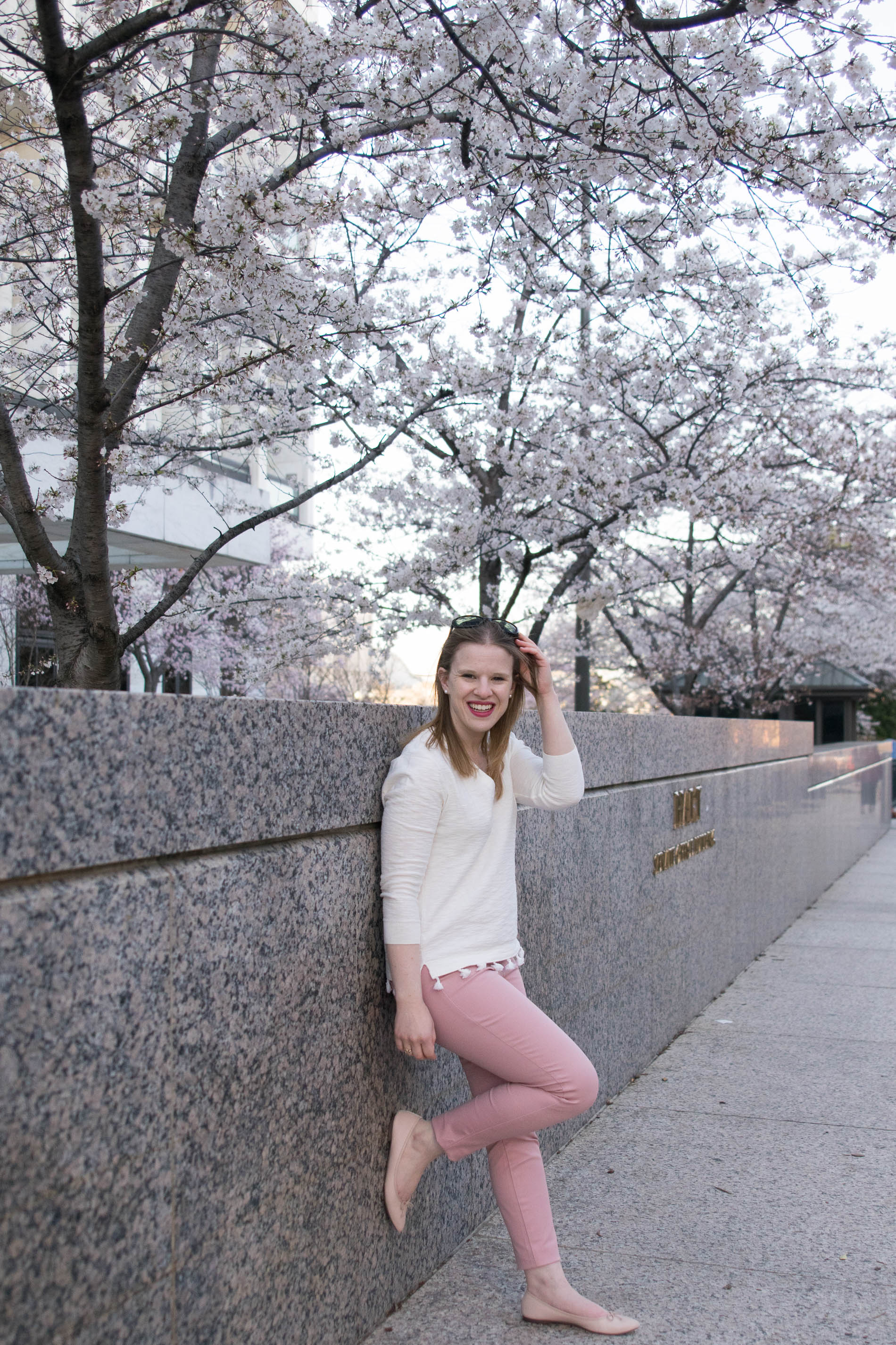 dc woman style blogger wearing Pixie Pants Old Navy Mid Rise