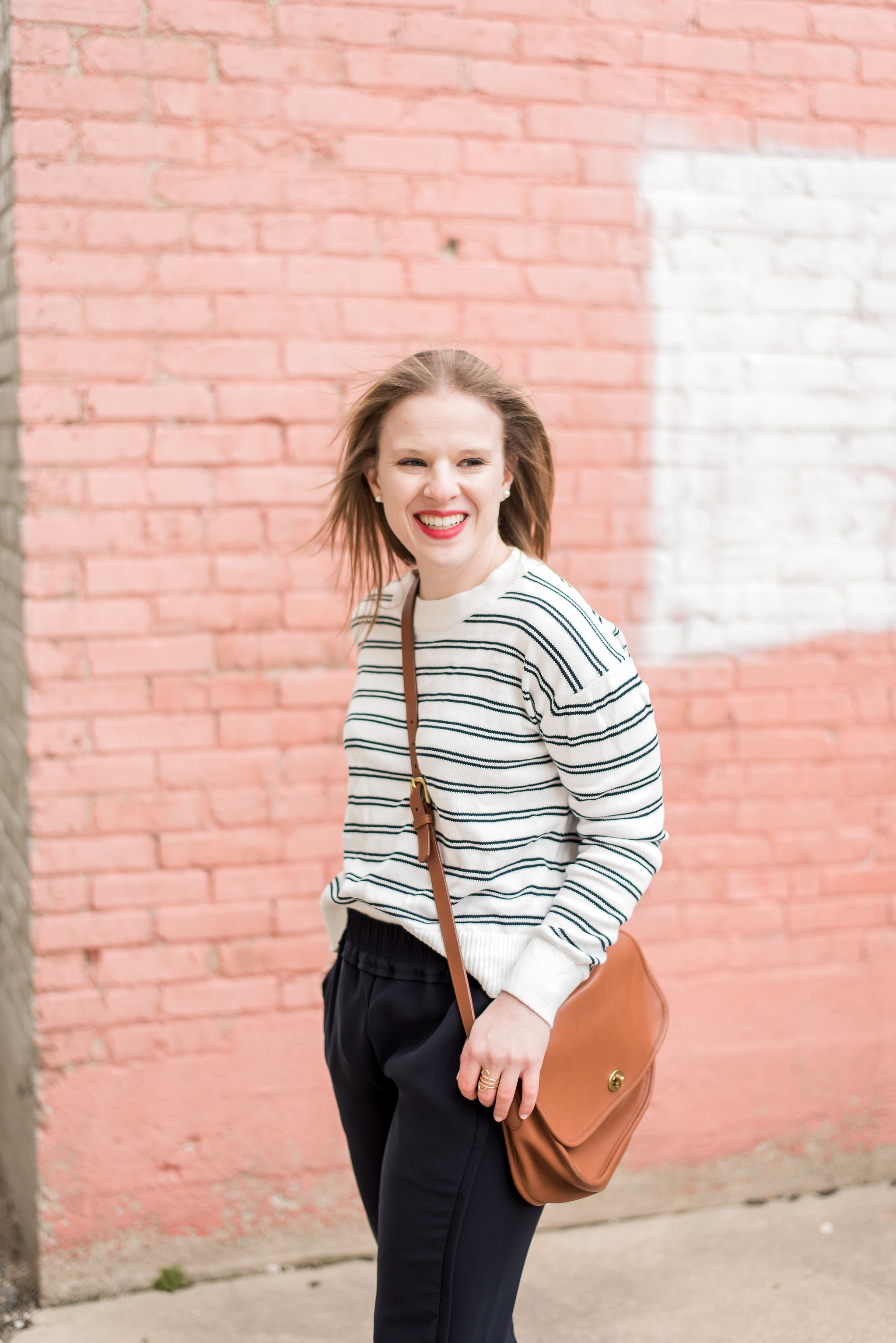 woman style blogger wearing The Cotton Everlane sweater