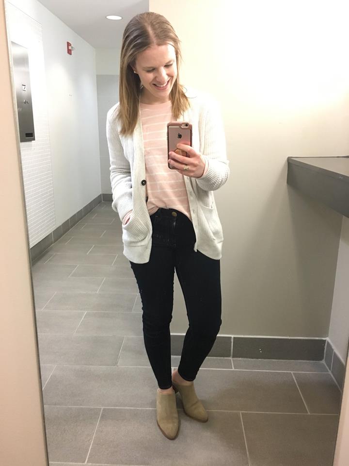 dc woman blogger wearing american eagle outfitter jeggings