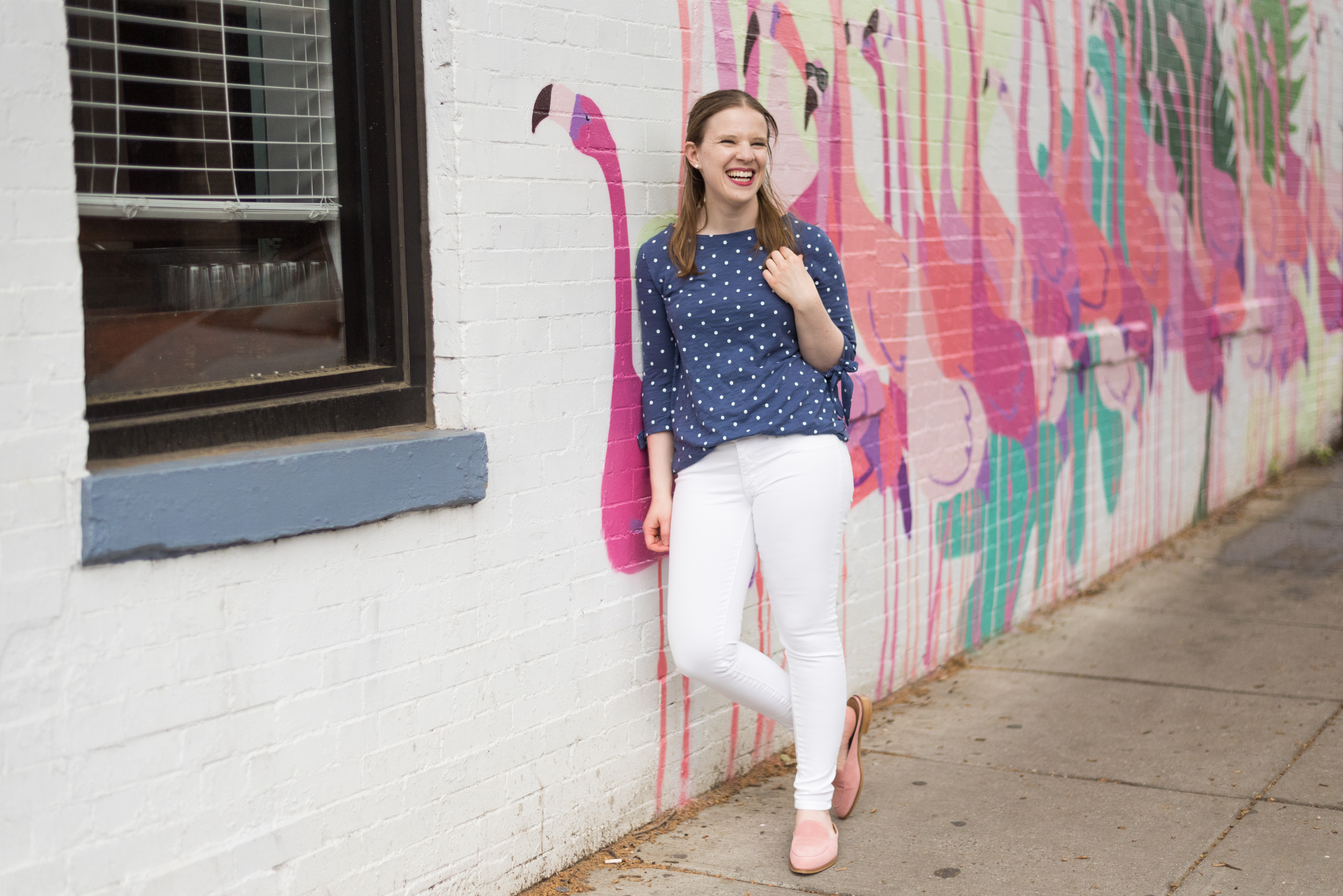 dc woman style blogger wearing AE AEO Ne(x)t Level Jegging