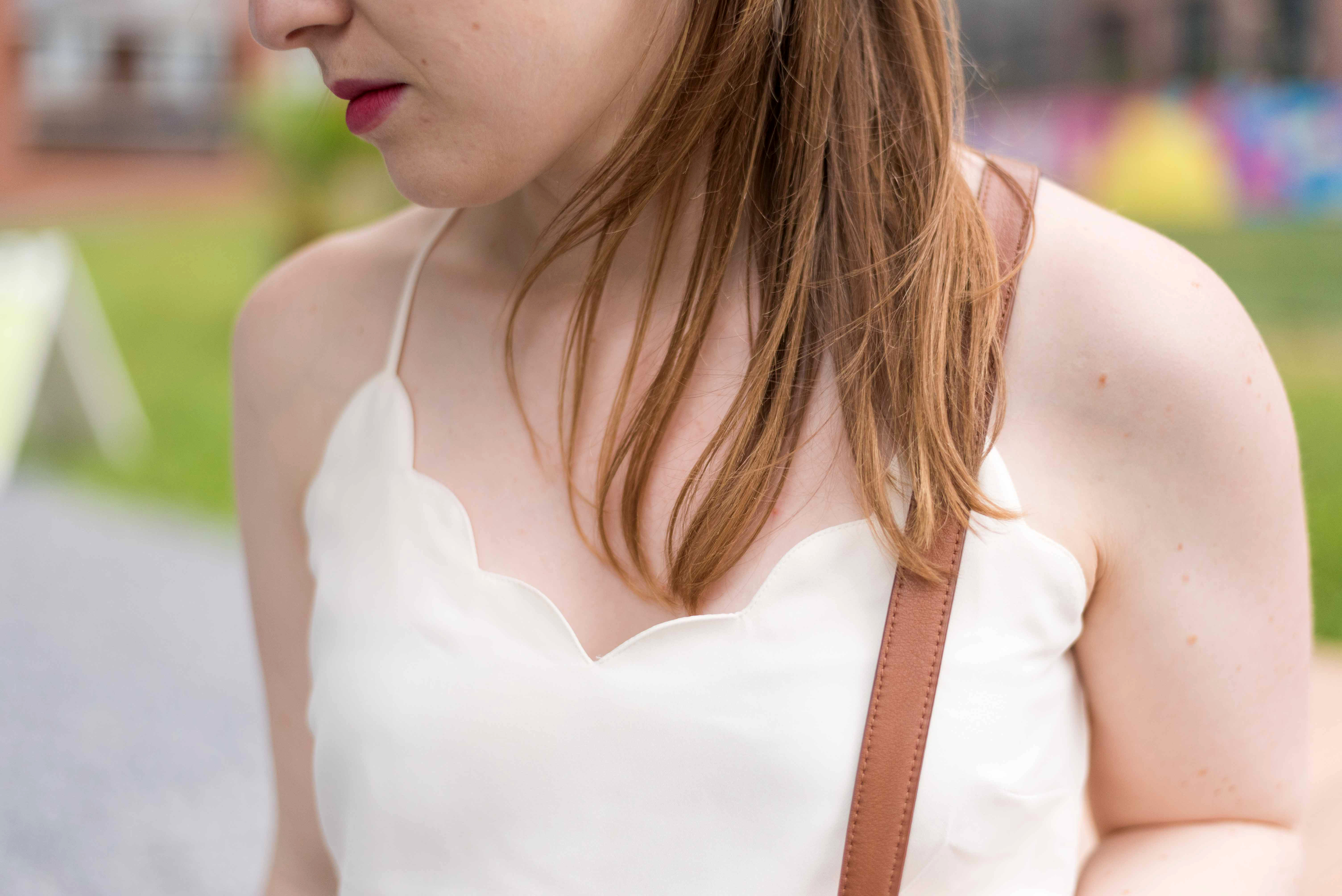 DC woman blogger wearing J.Crew Factory scalloped cami top