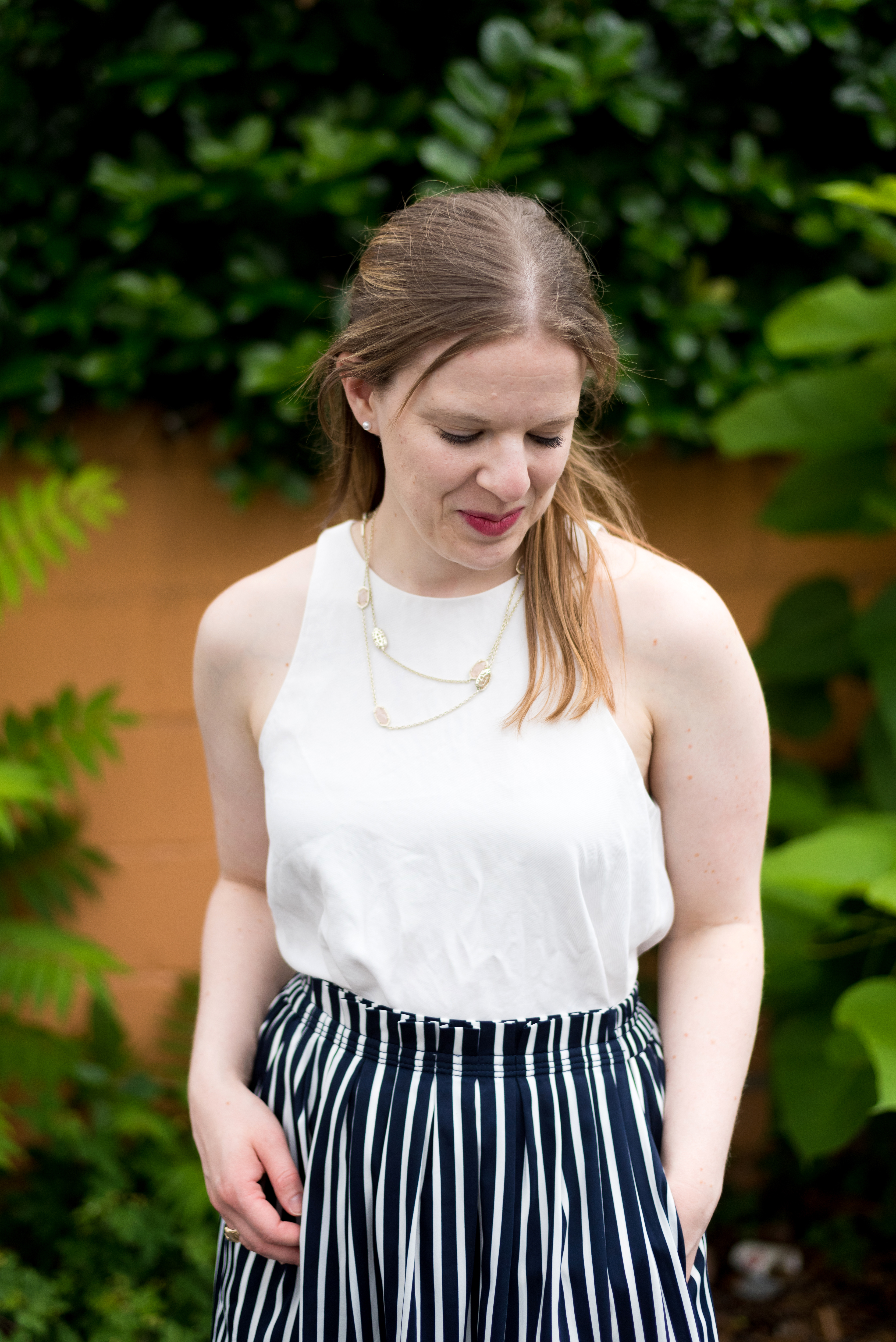 DC woman blogger wearing Everlane The Japanese GoWeave High-Neck Tank