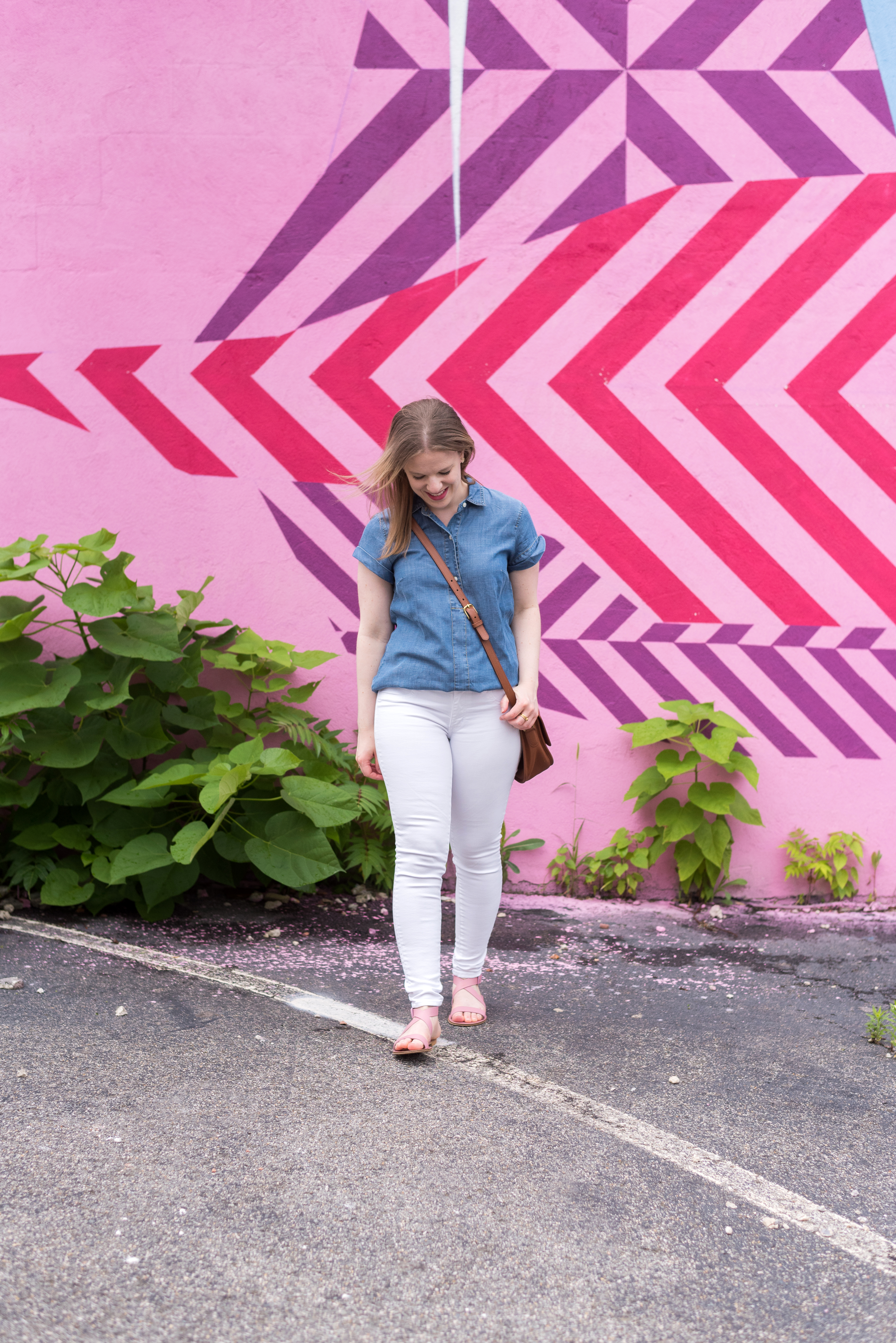 DC woman blogger wearing J.Crew Factory Chambray popover short-sleeve