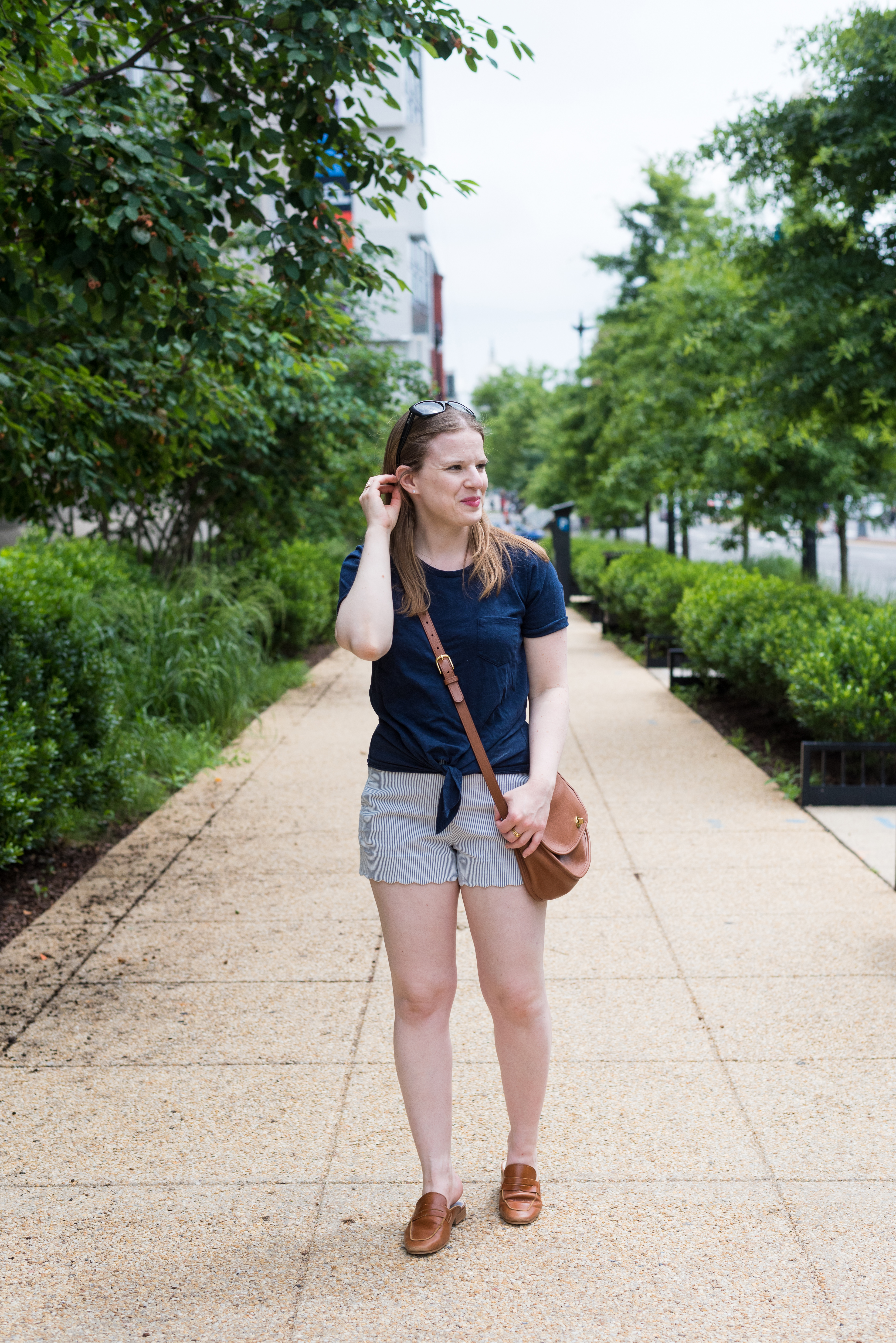 DC woman blogger wearing J.Crew Scallop Seersucker Shorts