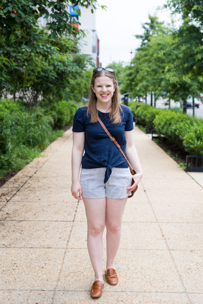 DC woman blogger wearing J.Crew Scallop Seersucker Shorts