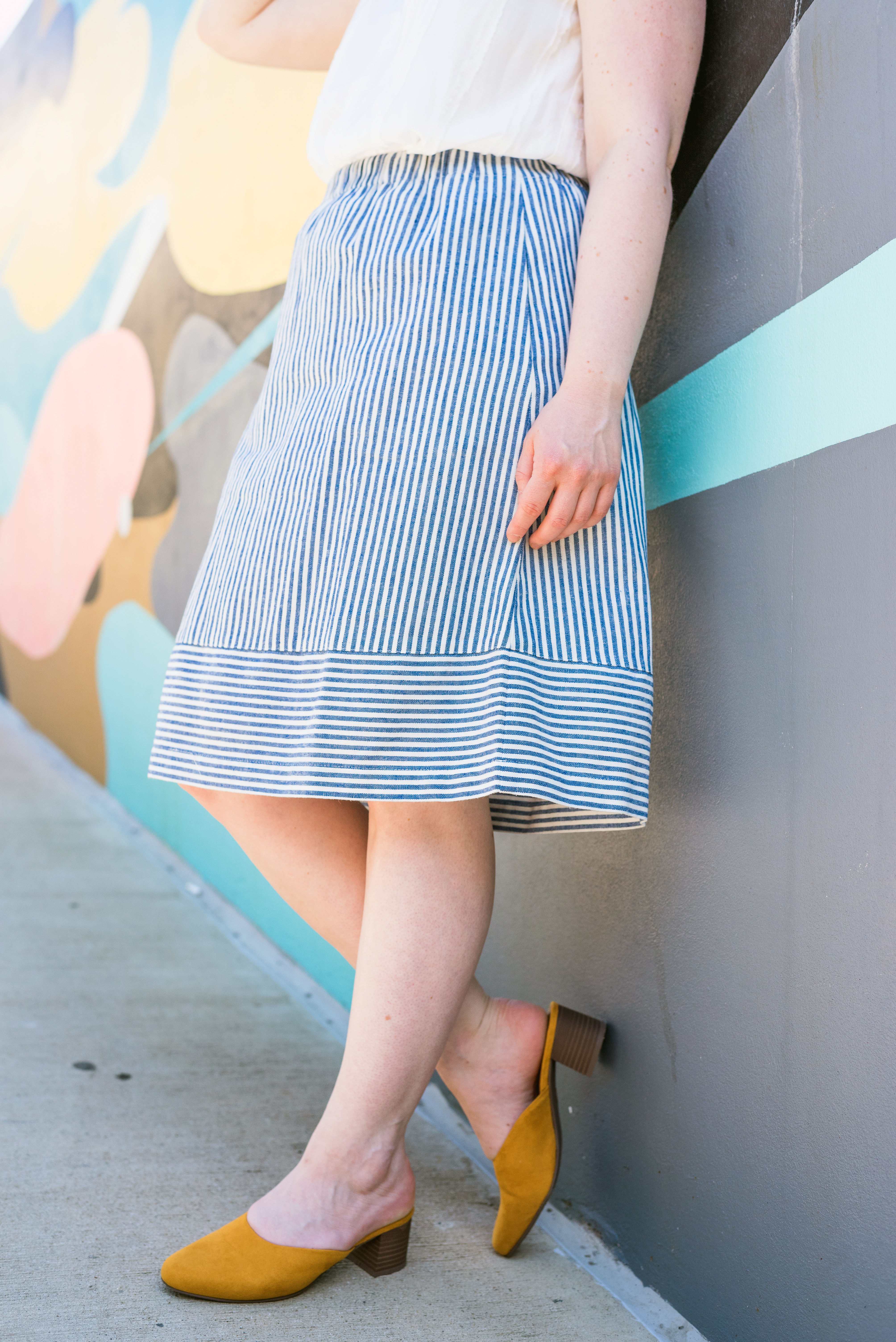 DC woman blogger wearing J.Crew Factory striped cotton-linen midi skirt