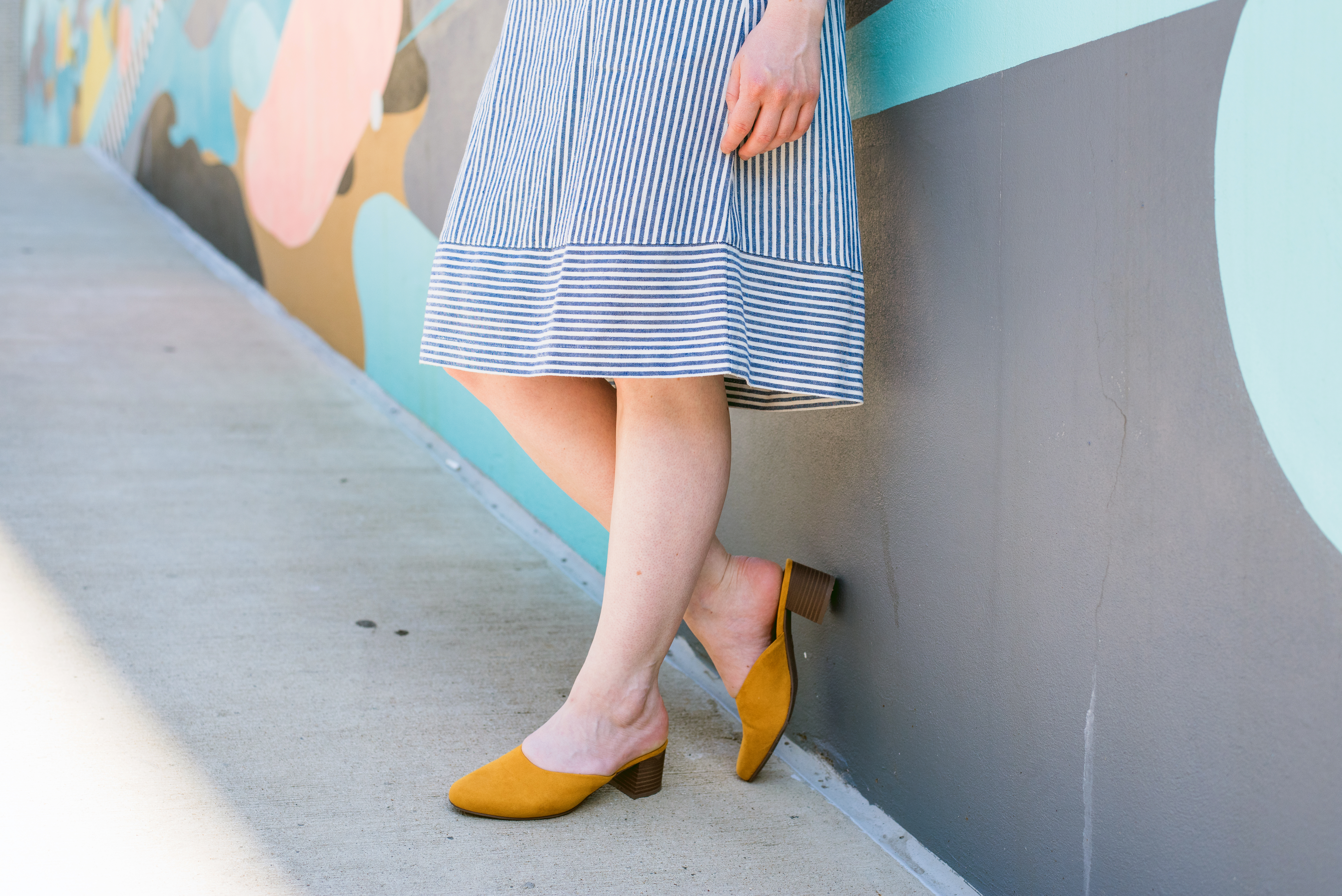 DC woman blogger wearing J.Crew Factory striped cotton-linen midi skirt
