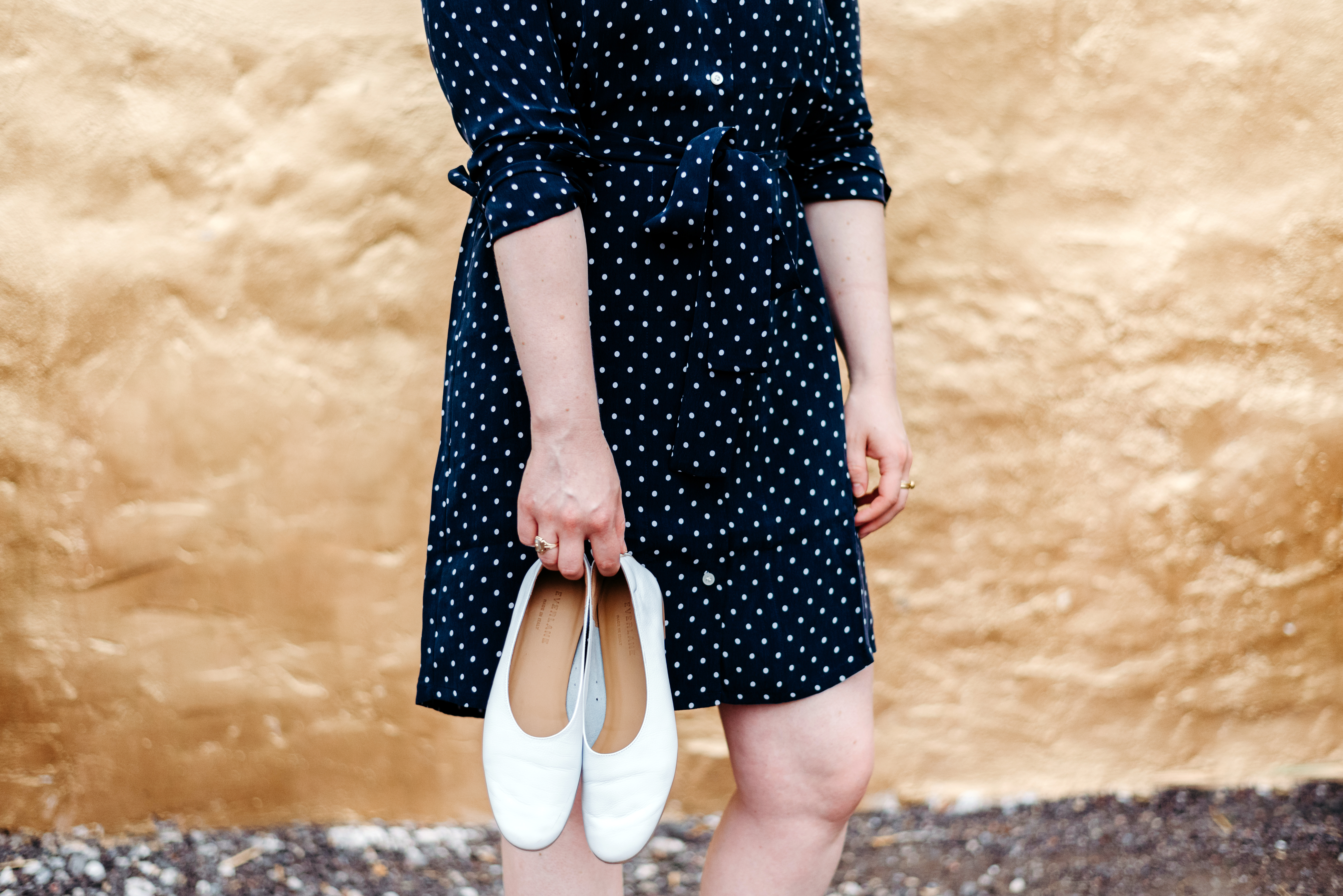 DC woman blogger wearing Everlane the Polka Dot Shirt Dress