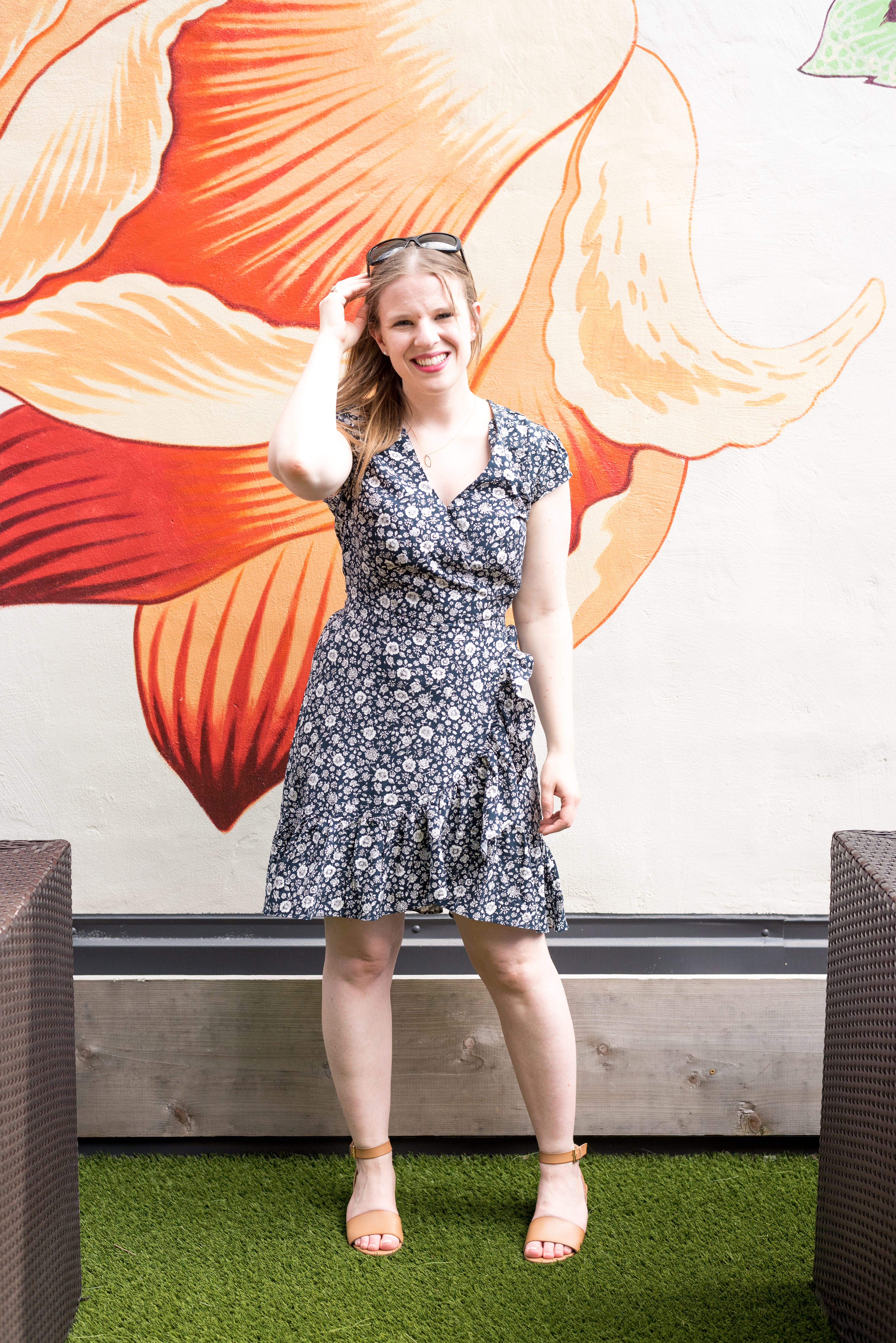 DC woman blogger wearing J.Crew Mercantile faux-wrap mini dress in blossom in navy ivory