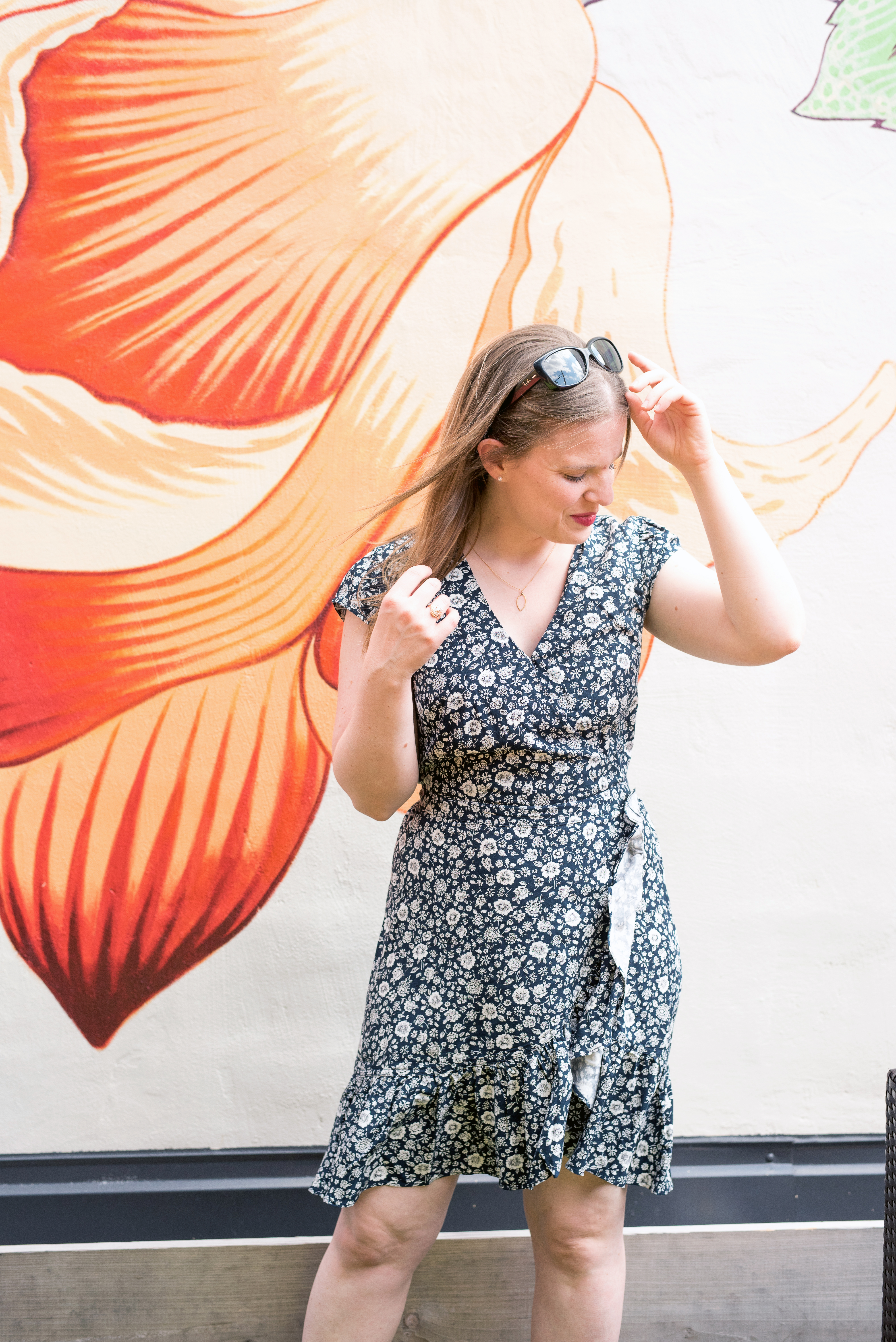 DC woman blogger wearing J.Crew Mercantile faux-wrap mini dress in blossom in navy ivory