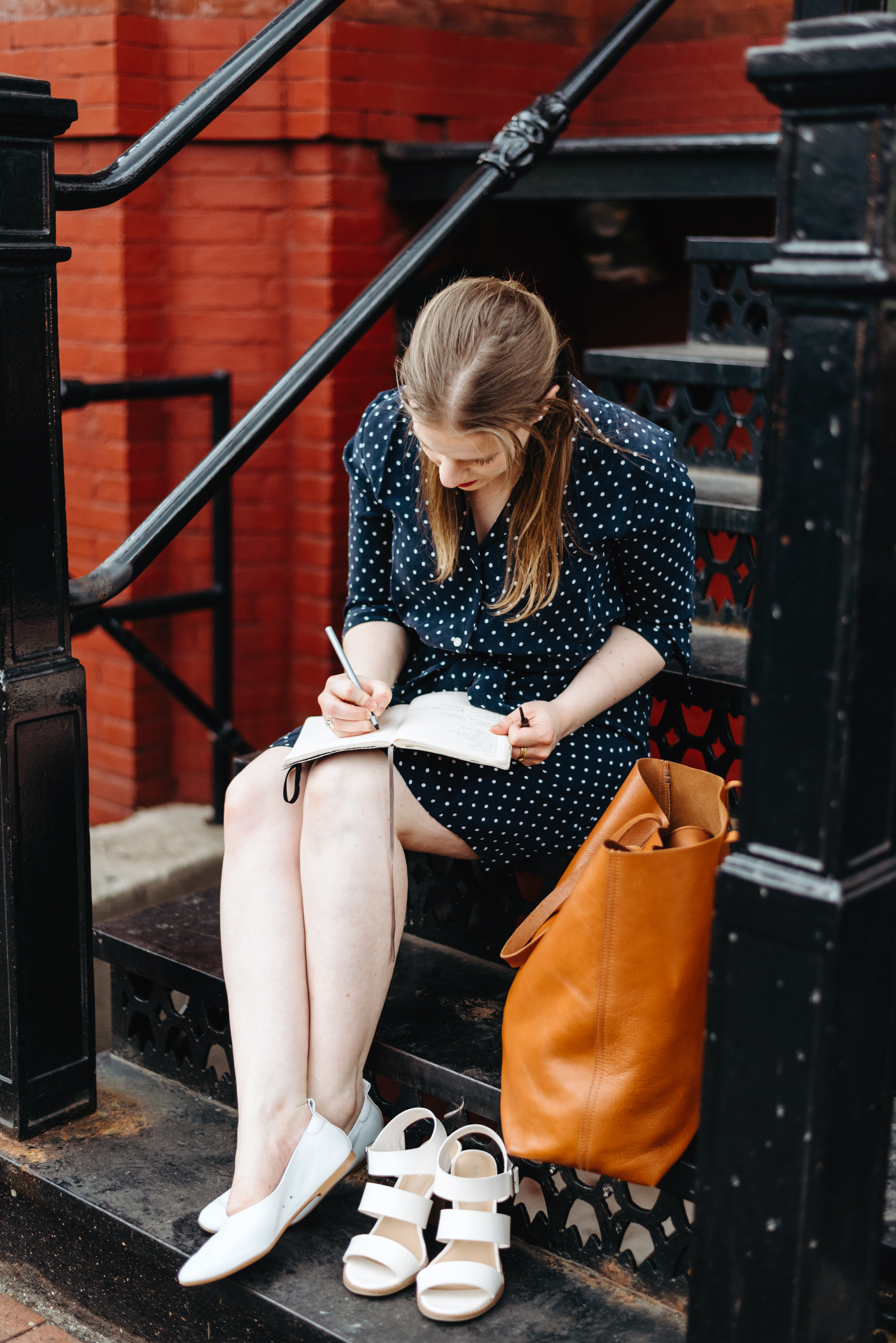 DC woman blogger wearing Everlane the Polka Dot Shirt Dress