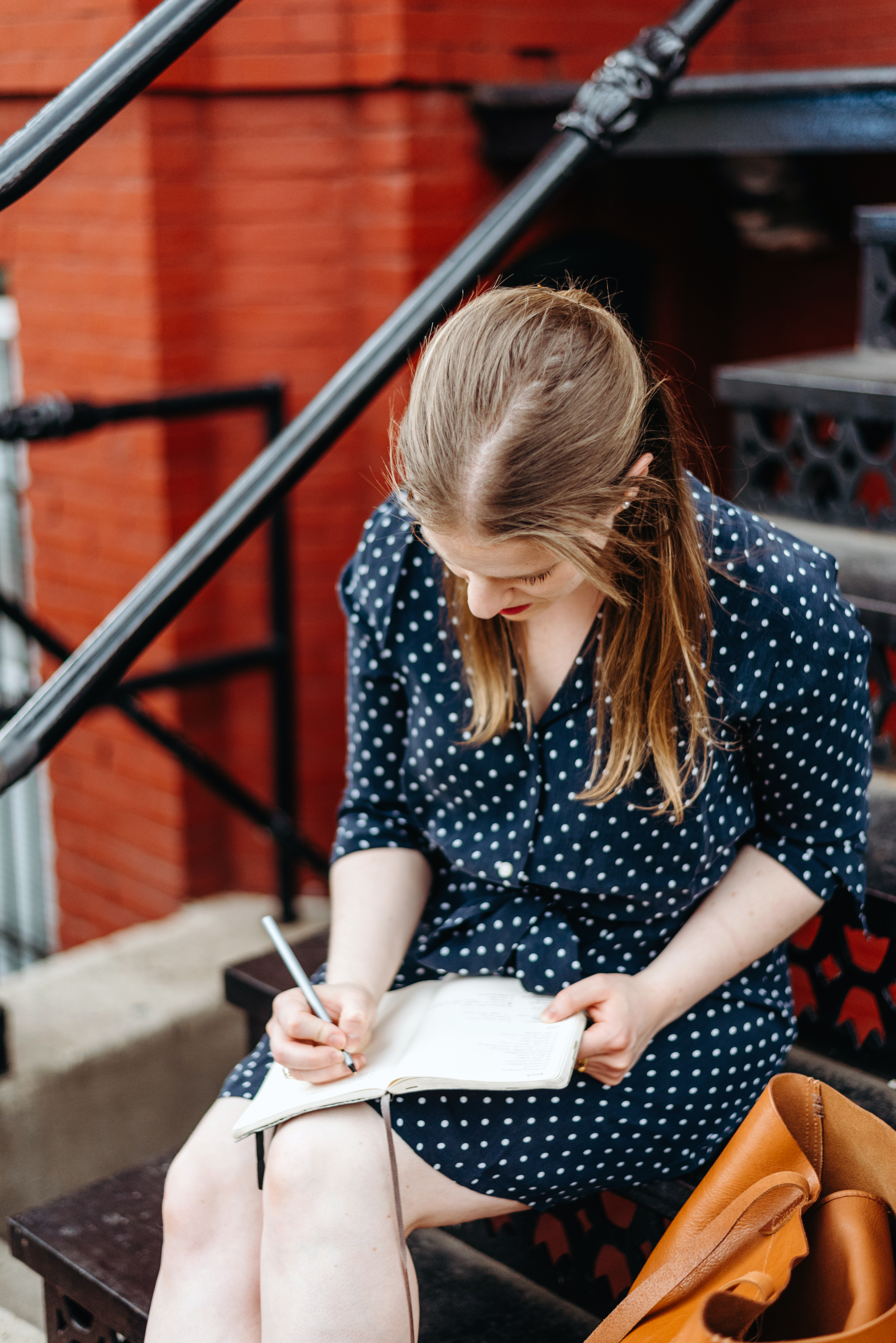 DC woman blogger wearing Everlane the Polka Dot Shirt Dress