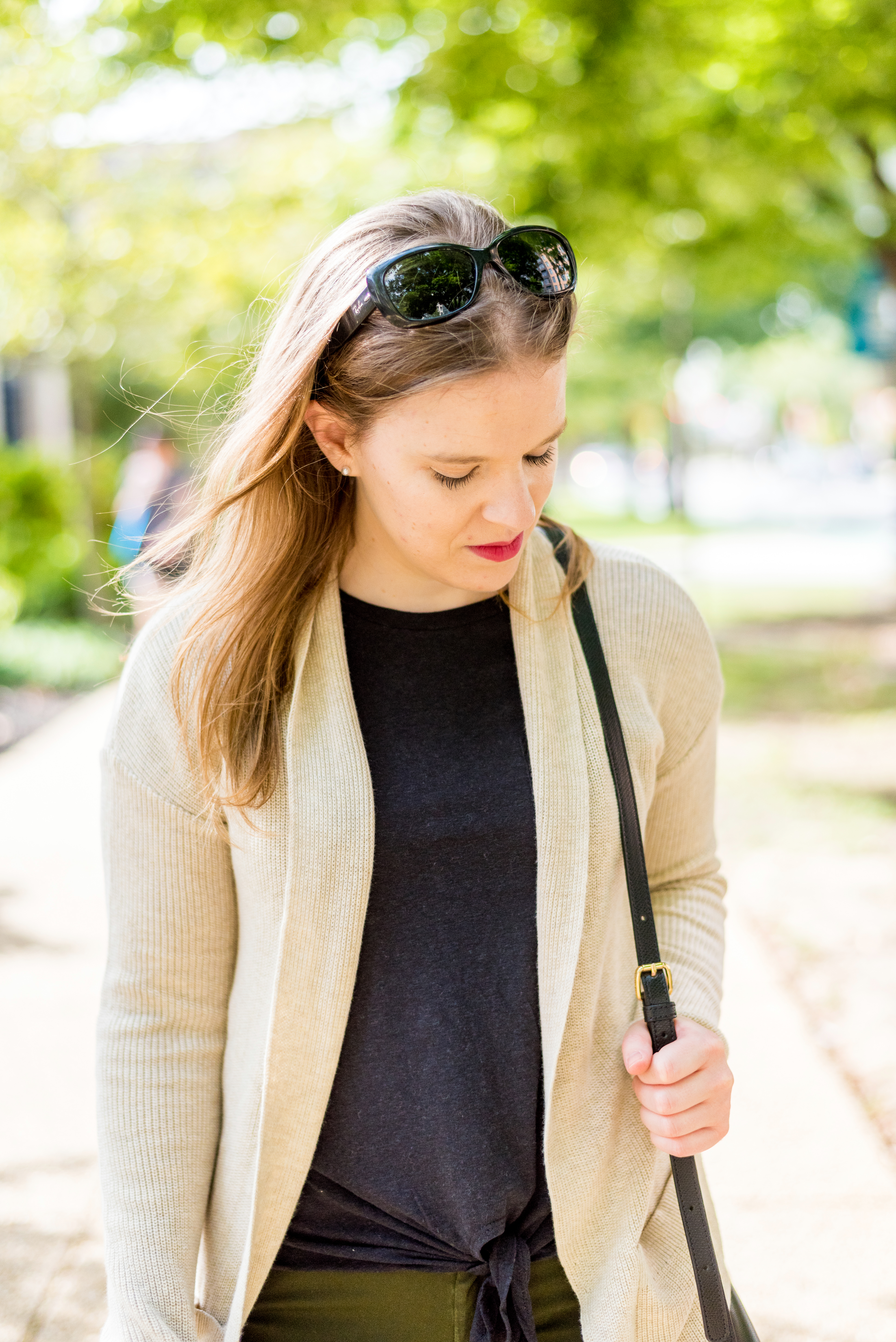 DC woman blogger wearing BP. Stitch Curve Hem Cardigan