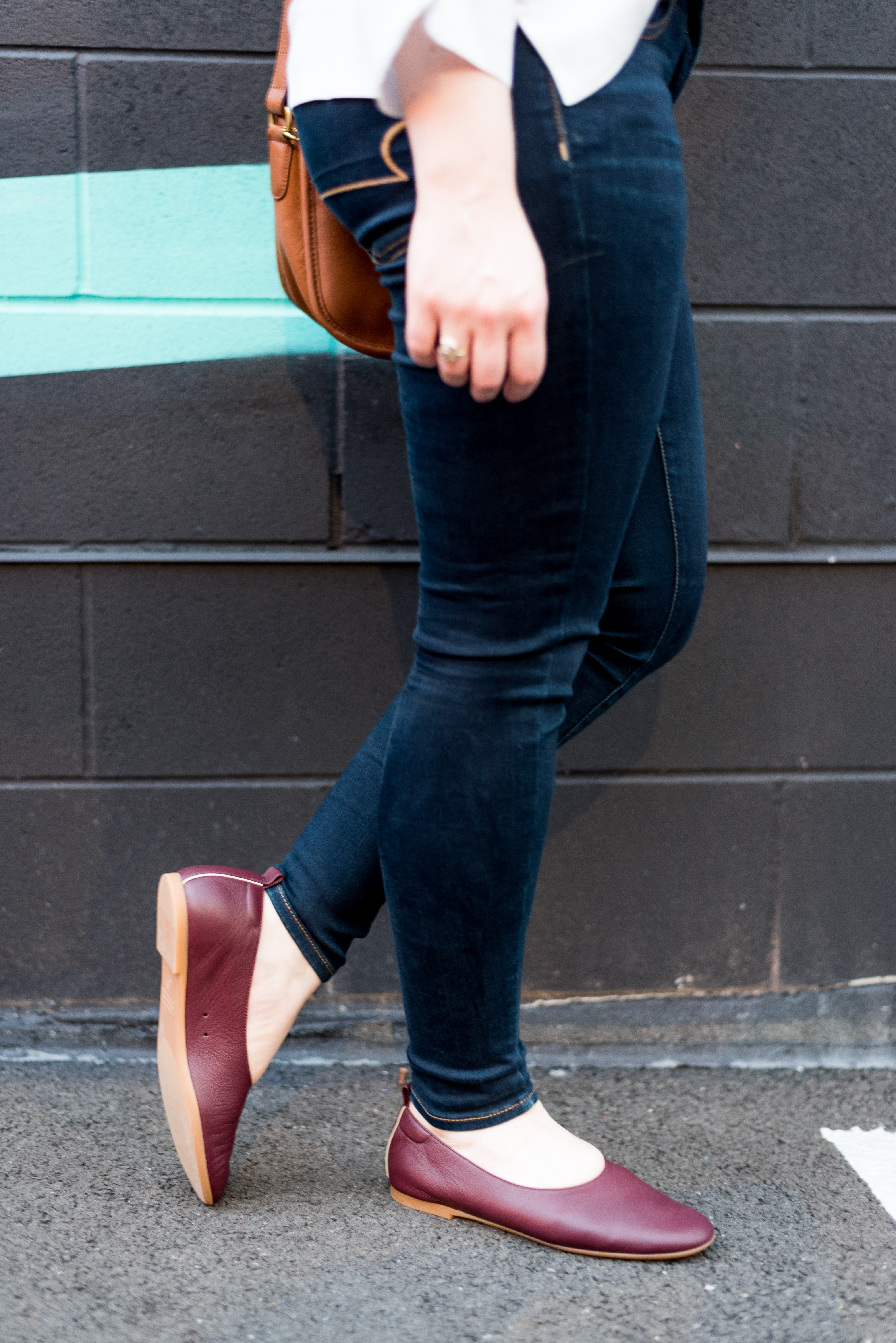 DC woman blogger wearing Everlane the Day Glove