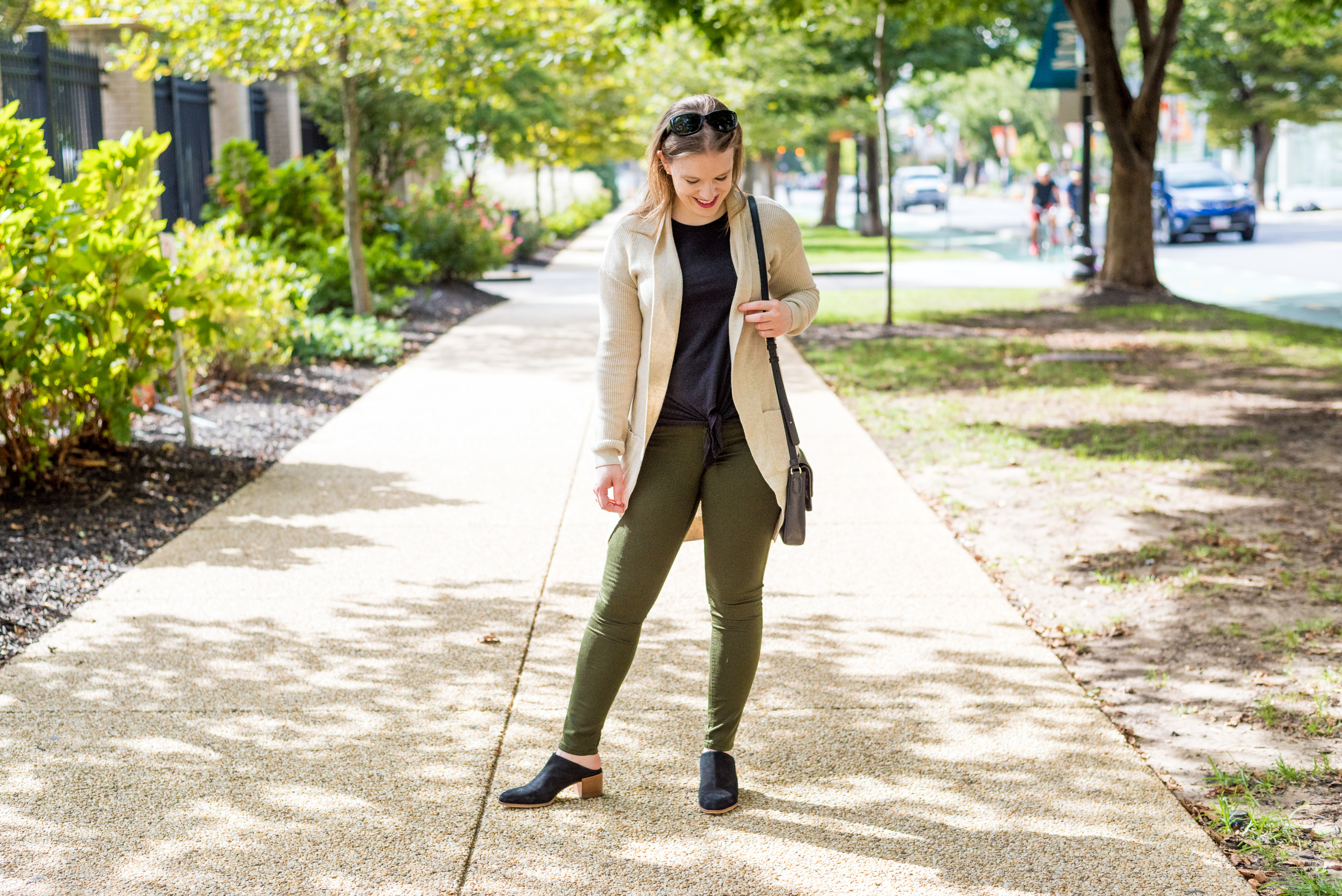 DC woman blogger wearing BP. Stitch Curve Hem Cardigan