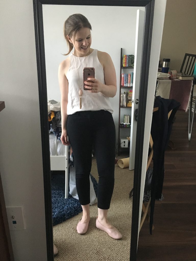 DC woman blogger wearing Everlane Japanese GoWeave high-neck tank