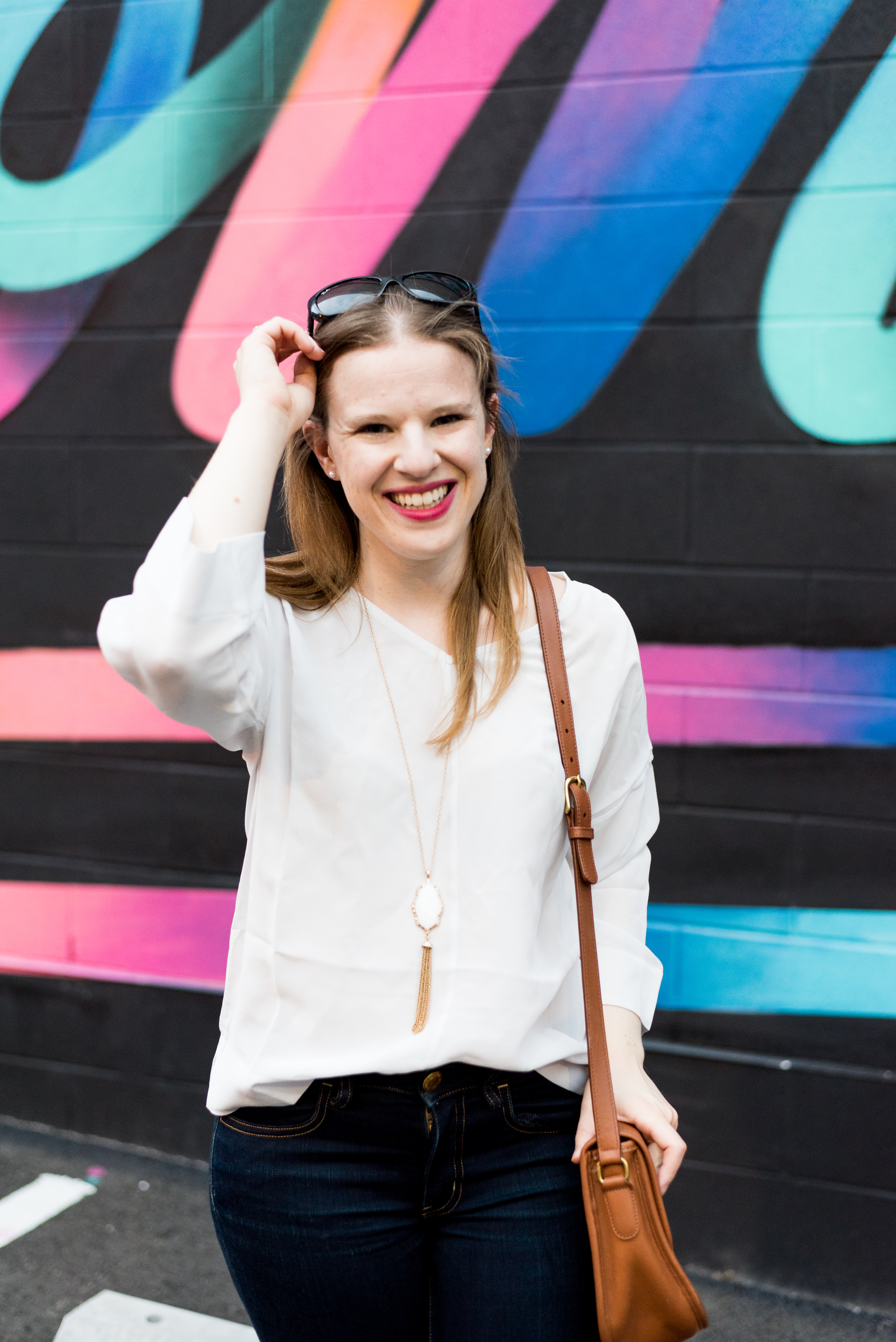 DC woman blogger wearing Everlane the Clean Silk V-Neck Blouse