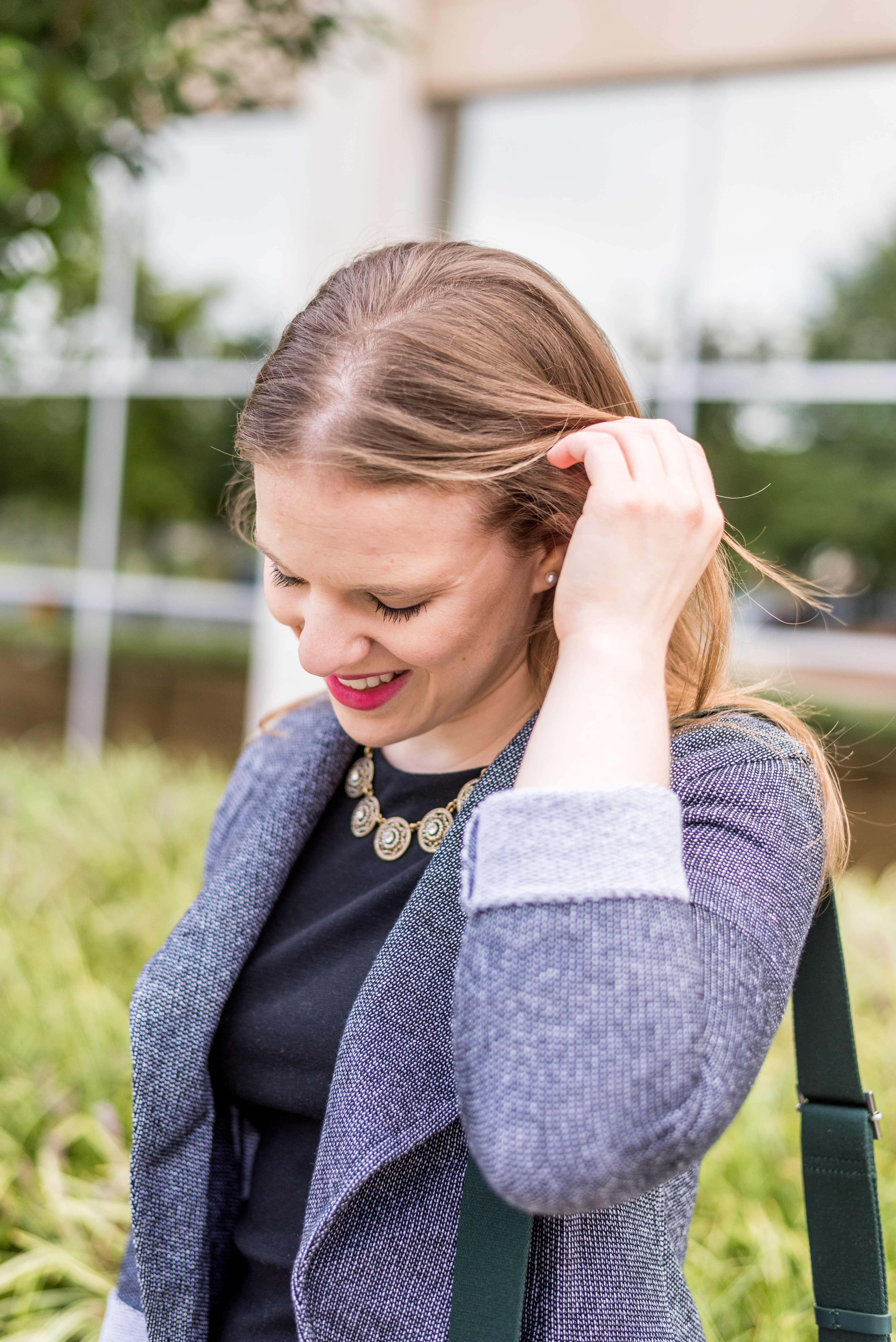 DC woman blogger wearing Caslon knit blazer