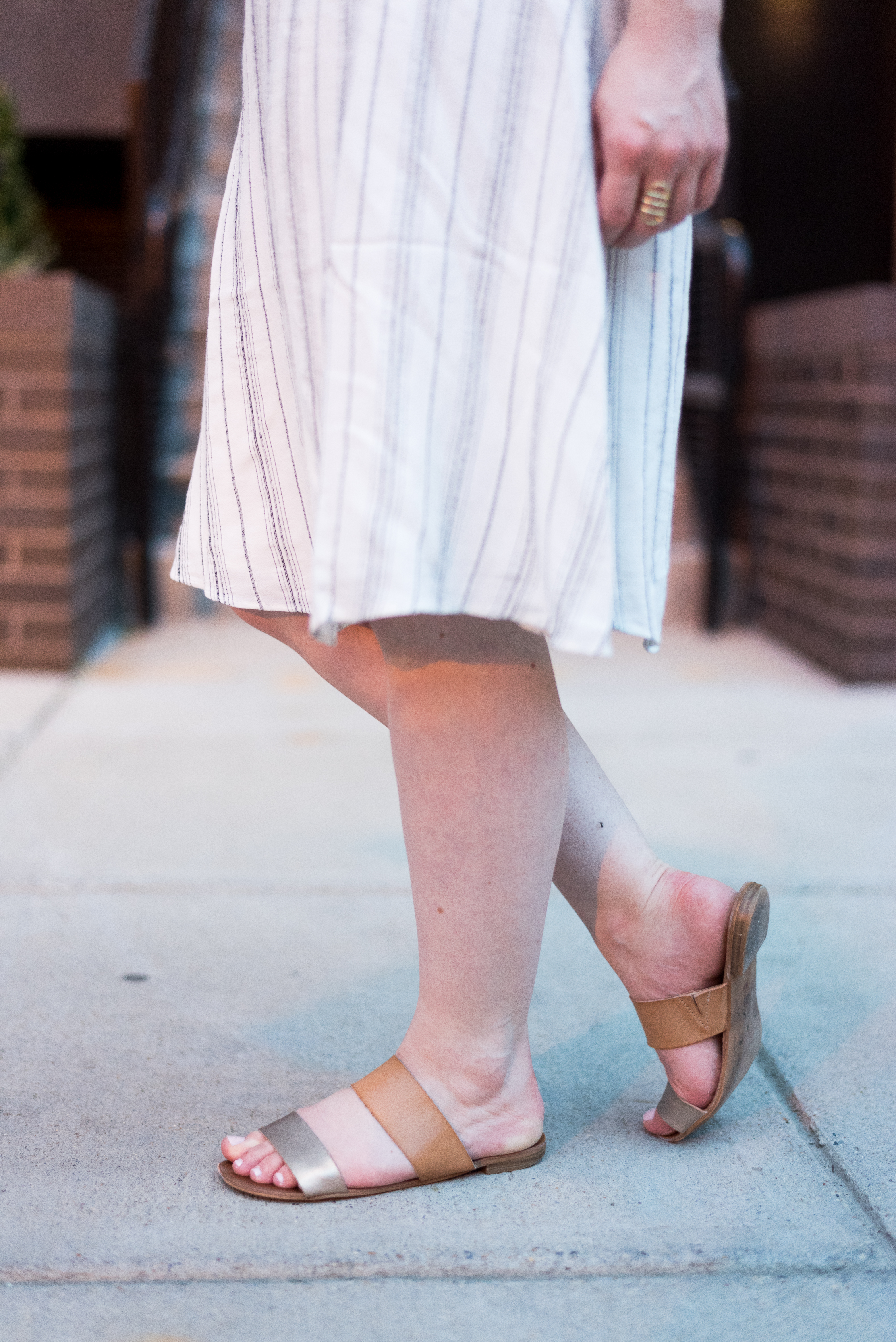 DC woman blogger wearing Loft Two Strap Slide Sandals