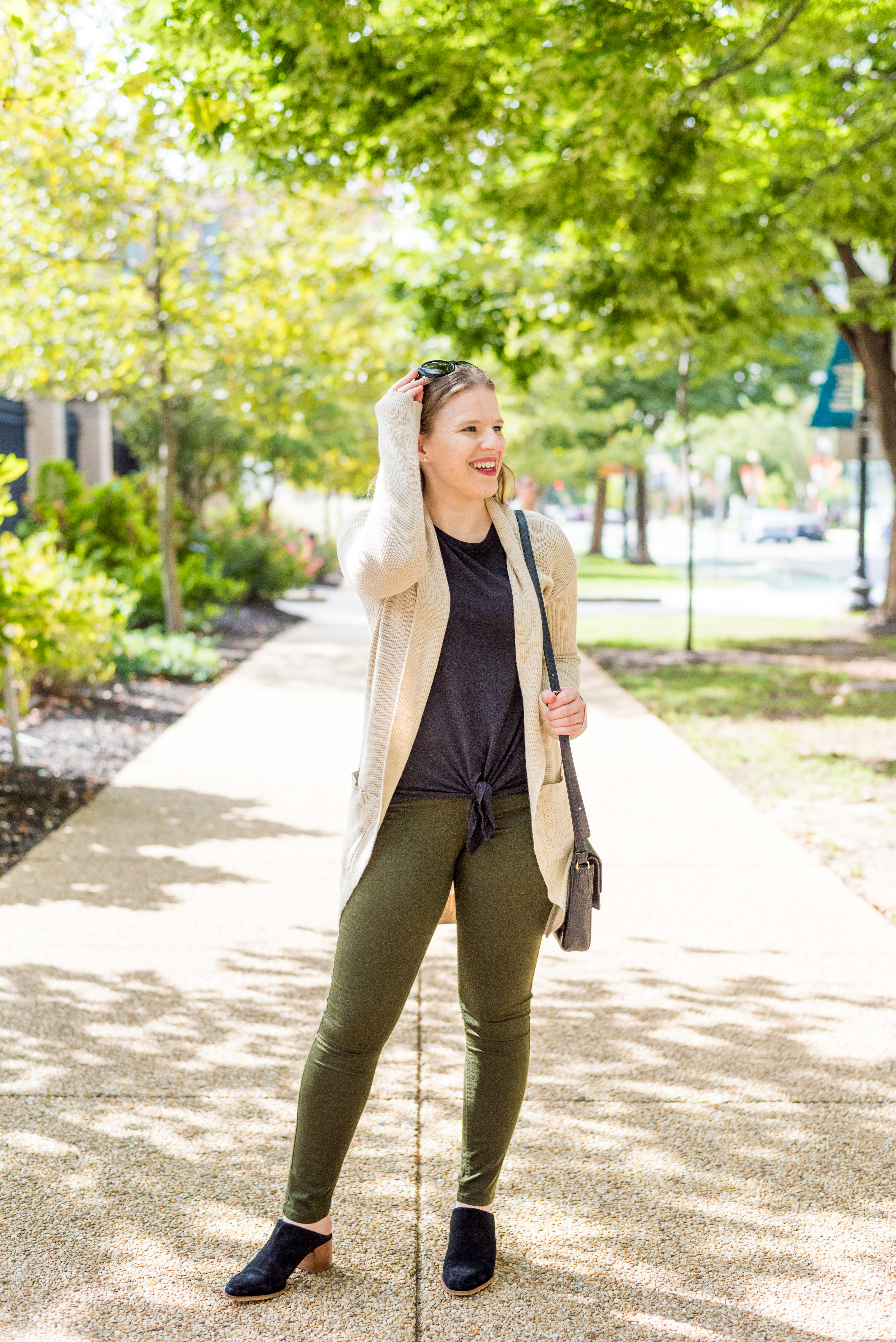 DC woman blogger wearing BP. Stitch Curve Hem Cardigan