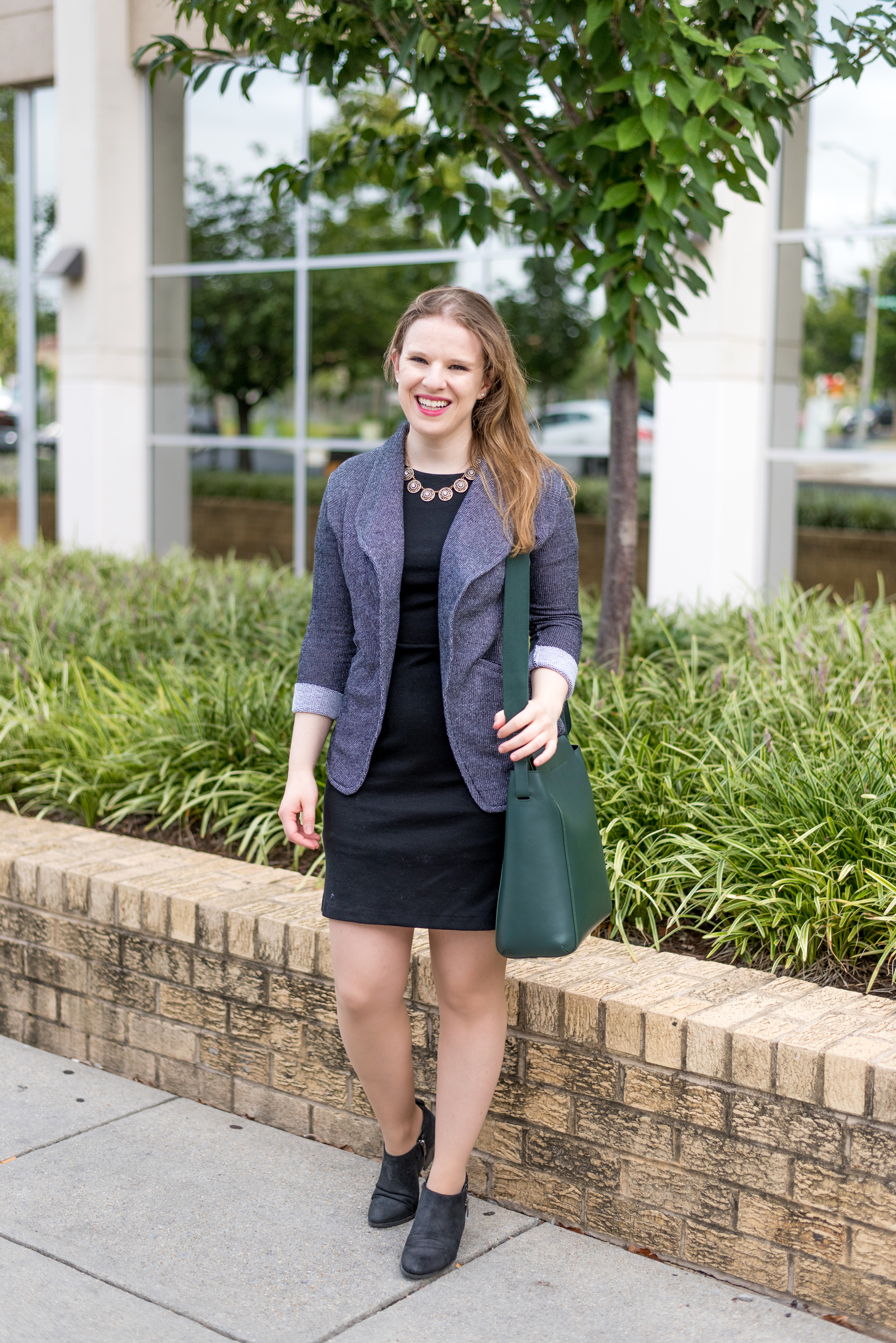 DC woman blogger wearing Old Navy ponte knit sheath dress