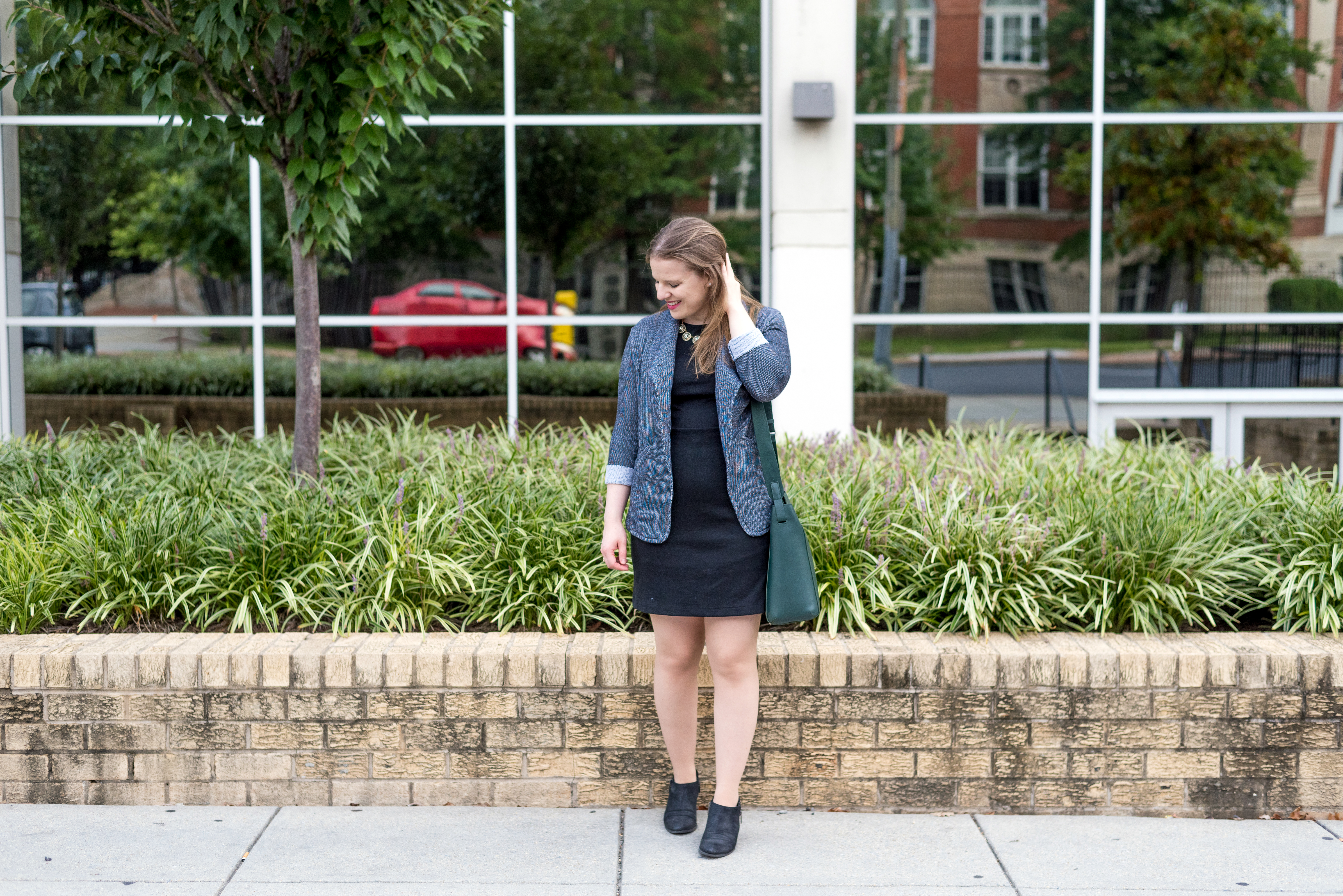 DC woman blogger wearing Old Navy ponte knit sheath dress