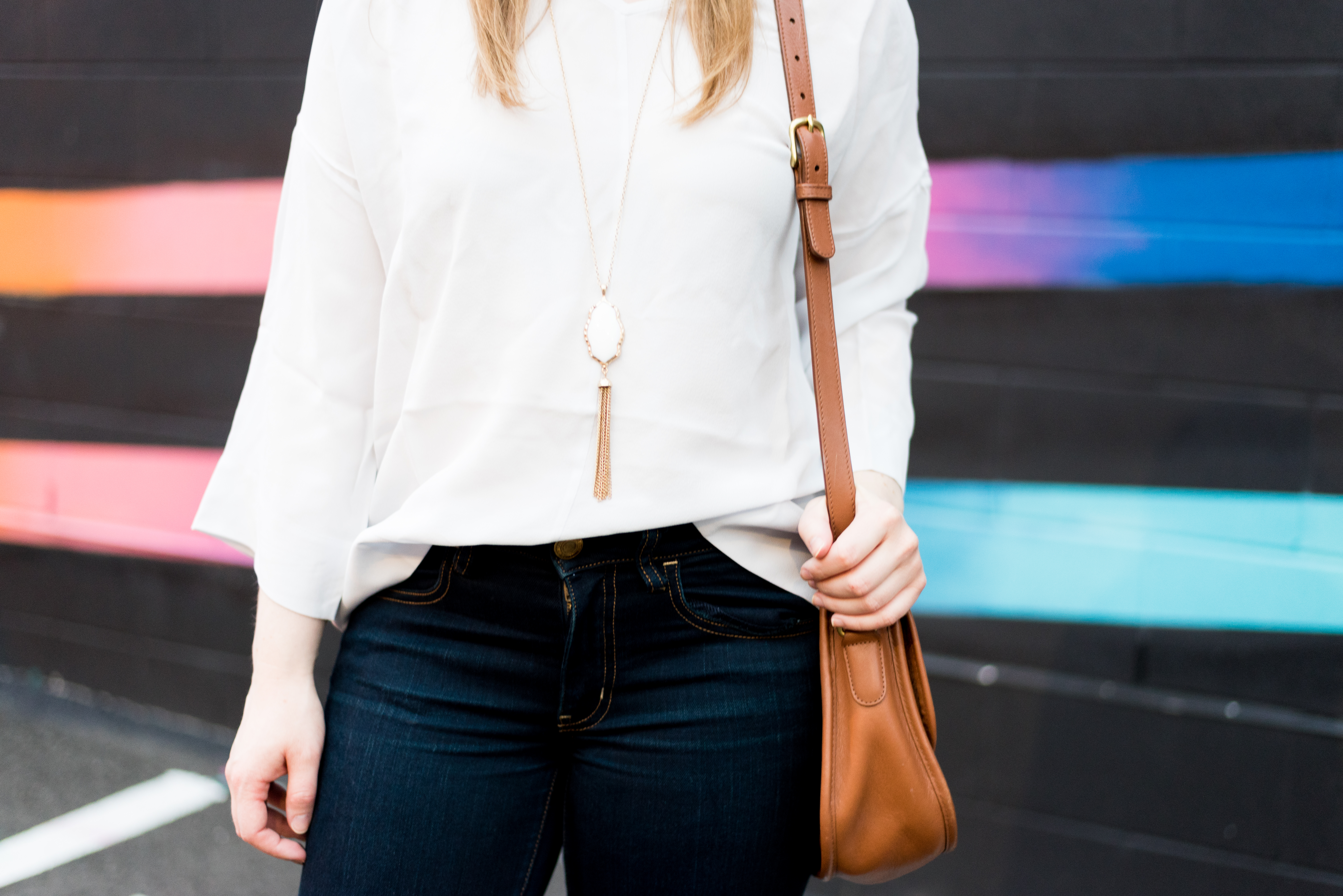 DC woman blogger wearing Everlane the Clean Silk V-Neck Blouse