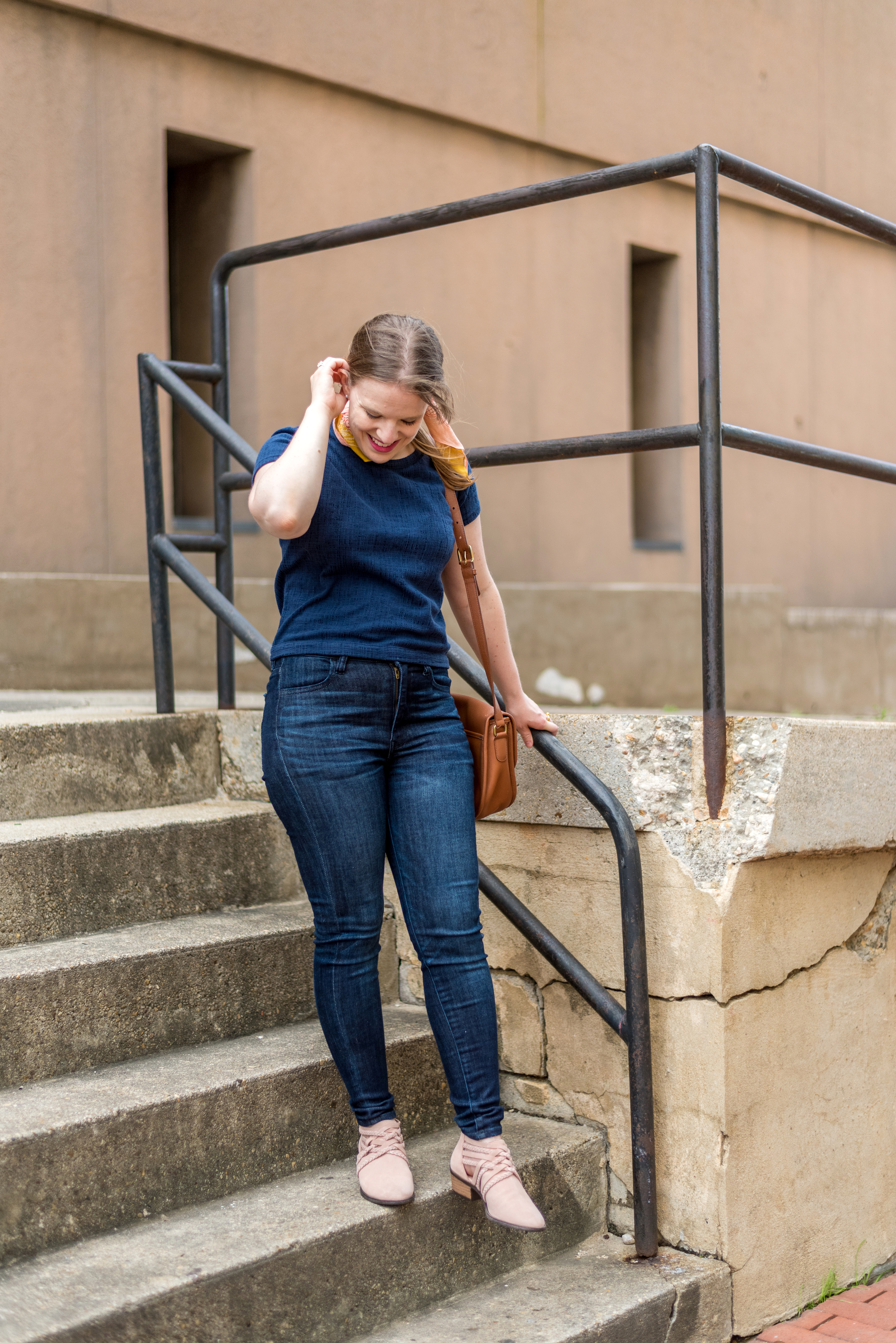 DC woman blogger wearing Madewell verse tie-back top