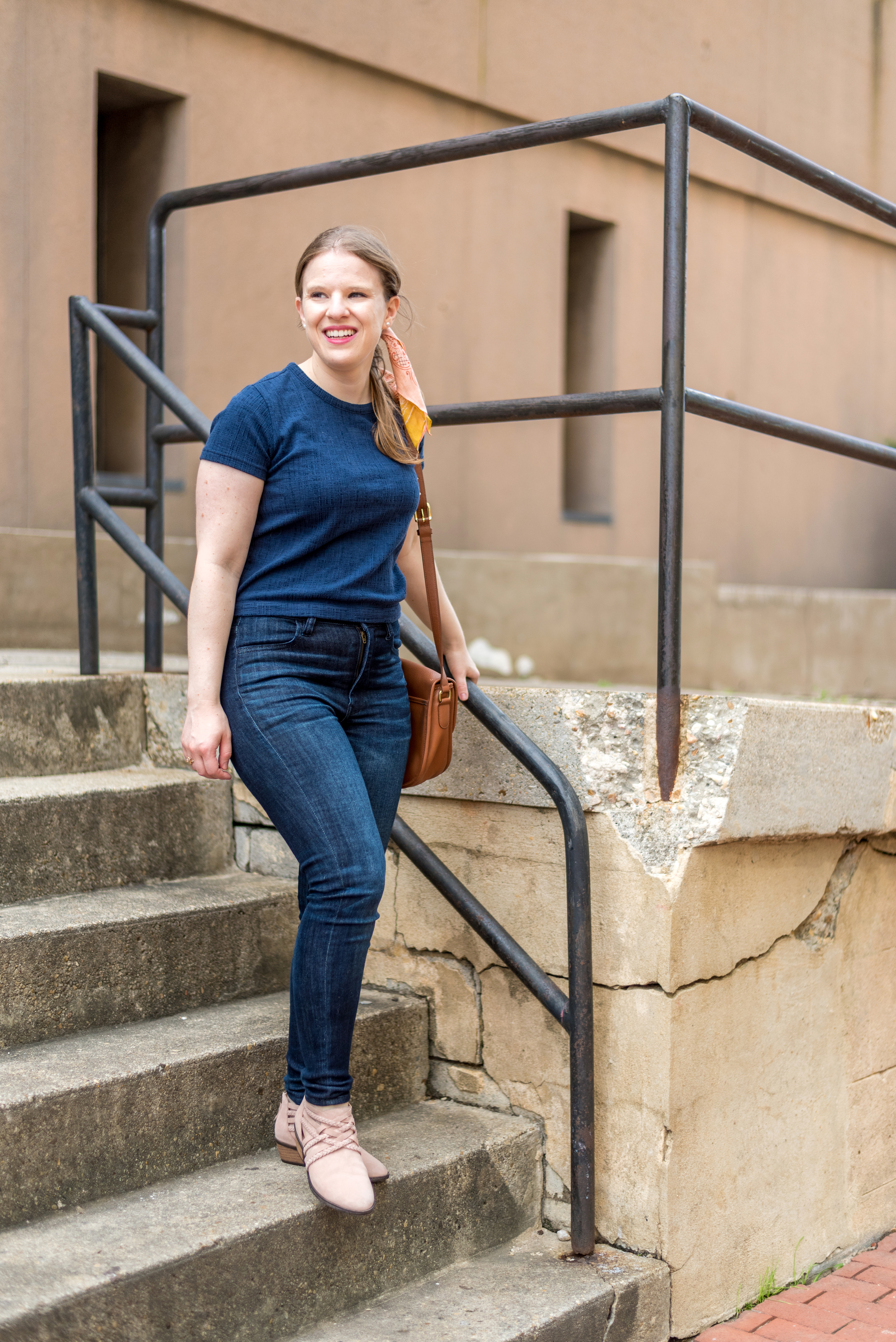 DC woman blogger wearing Aeo AE Ne(X)t Level Super High-Waisted Jegging