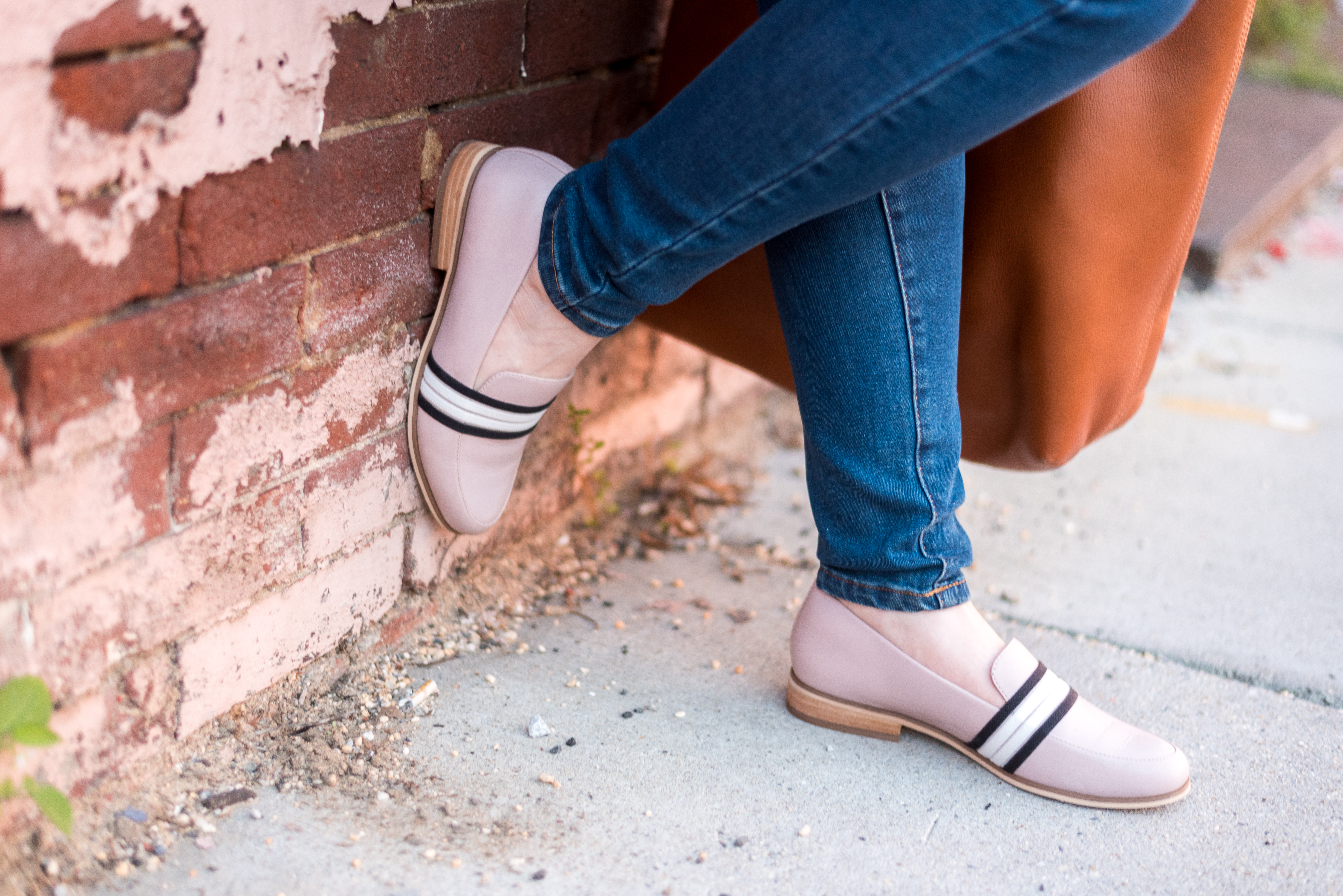 DC woman blogger wearing Dr. Scholl's Original Collection Everett Band Loafer