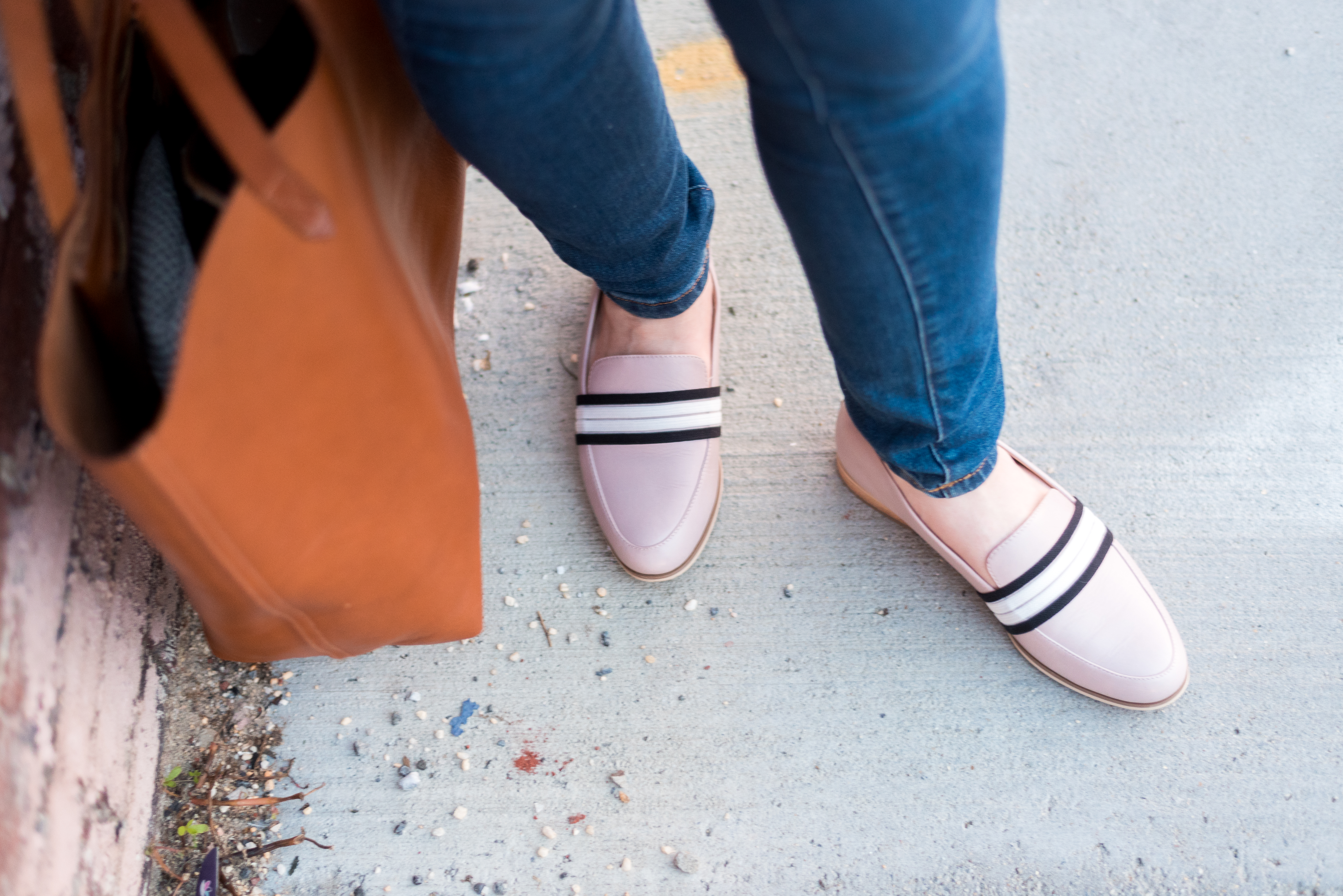 DC woman blogger wearing Dr. Scholl's Original Collection Everett Band Loafer