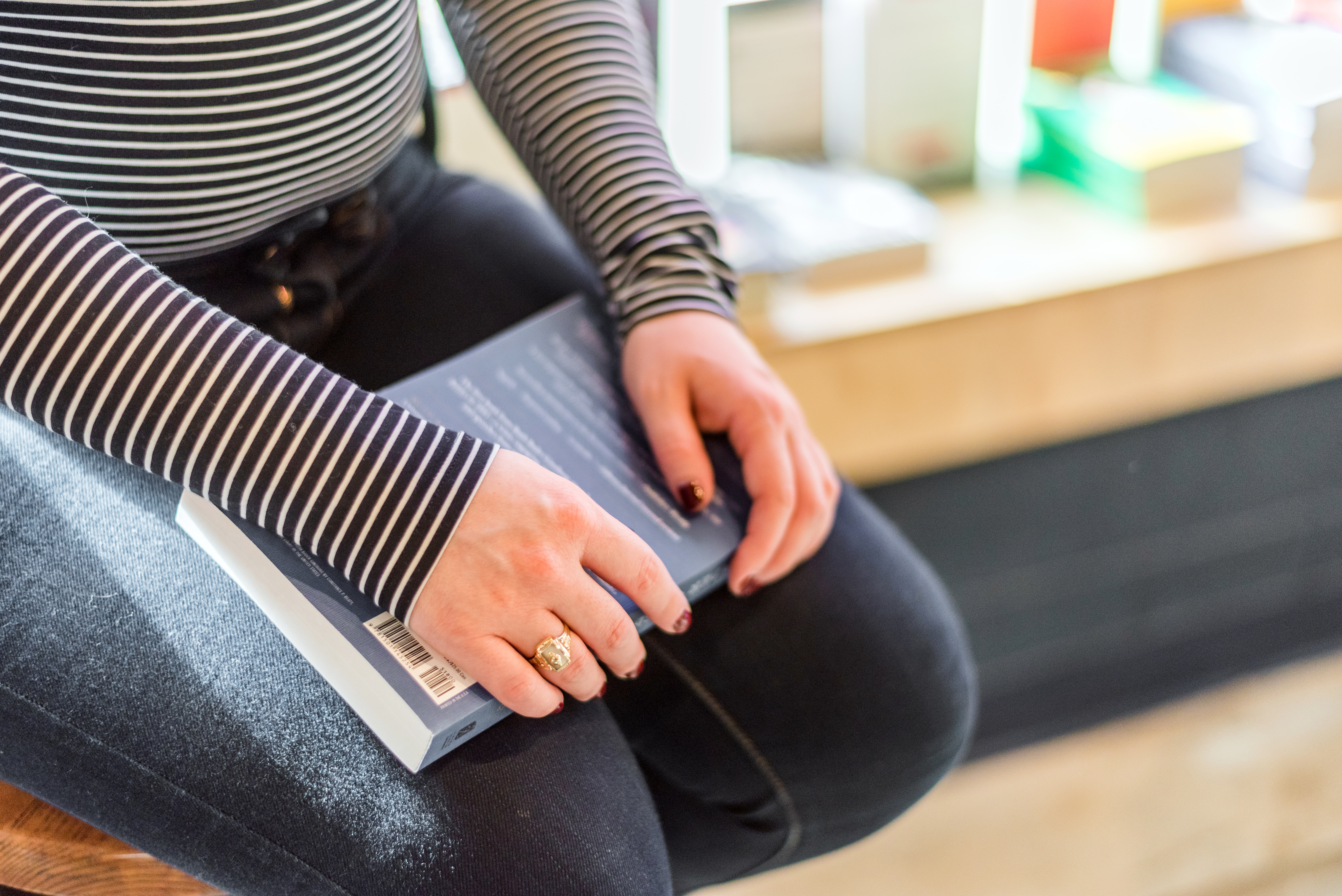 DC woman blogger wearing Everlane The V Long-Sleeve Bodysuit