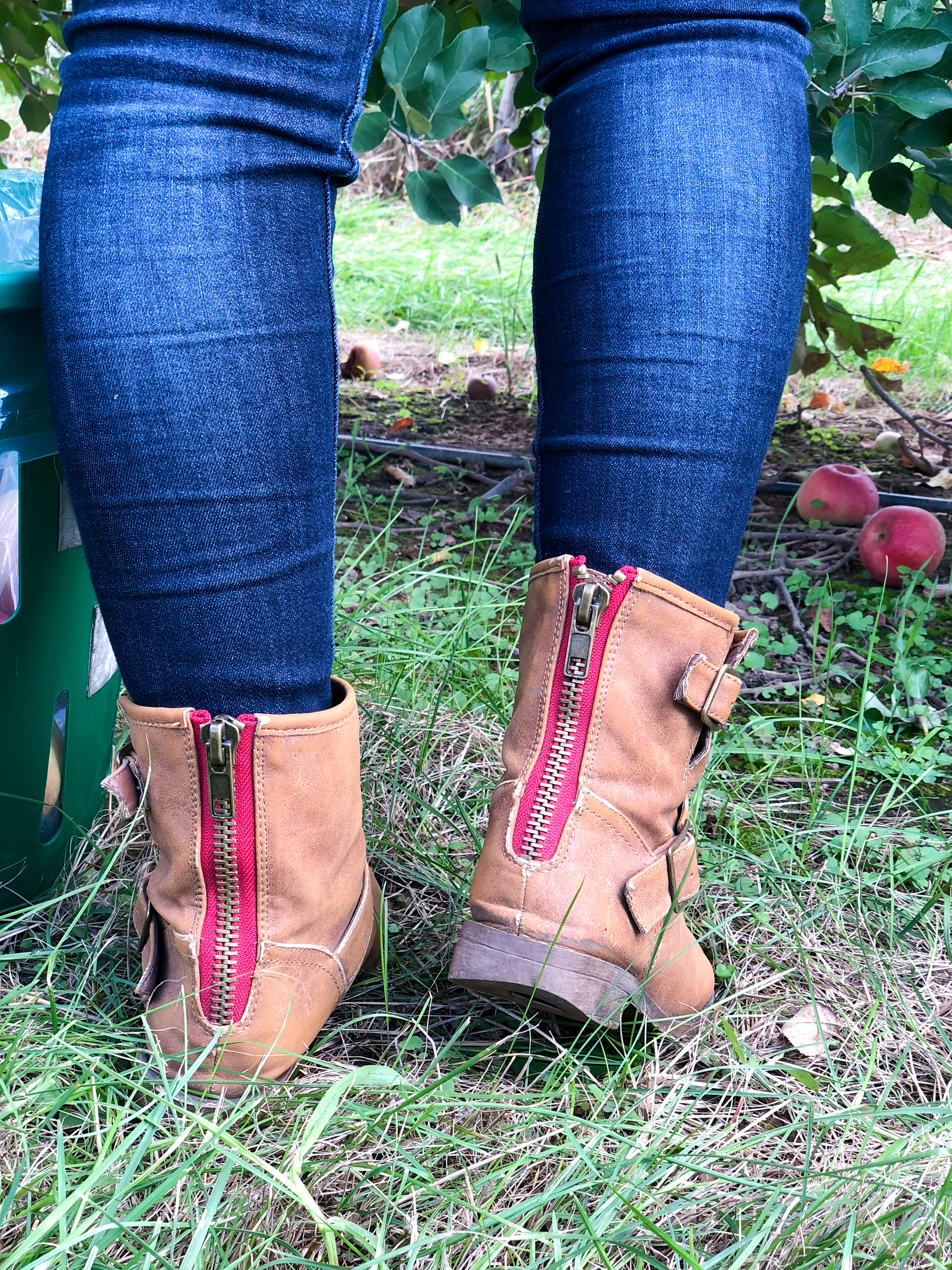 DC woman blogger wearing Steve Madden moto boots