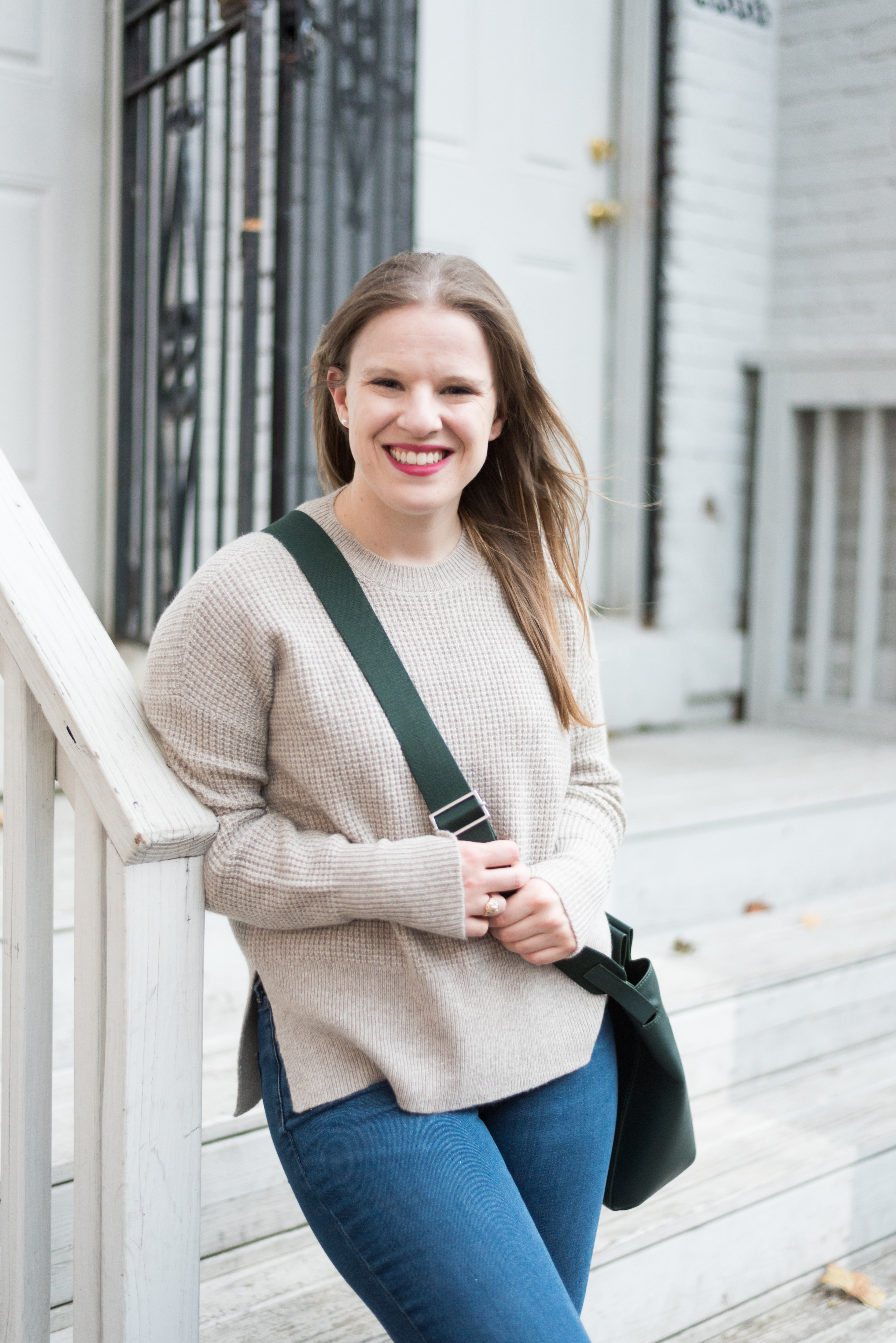 DC woman blogger wearing Everlane The Cashmere Waffle Square Crew