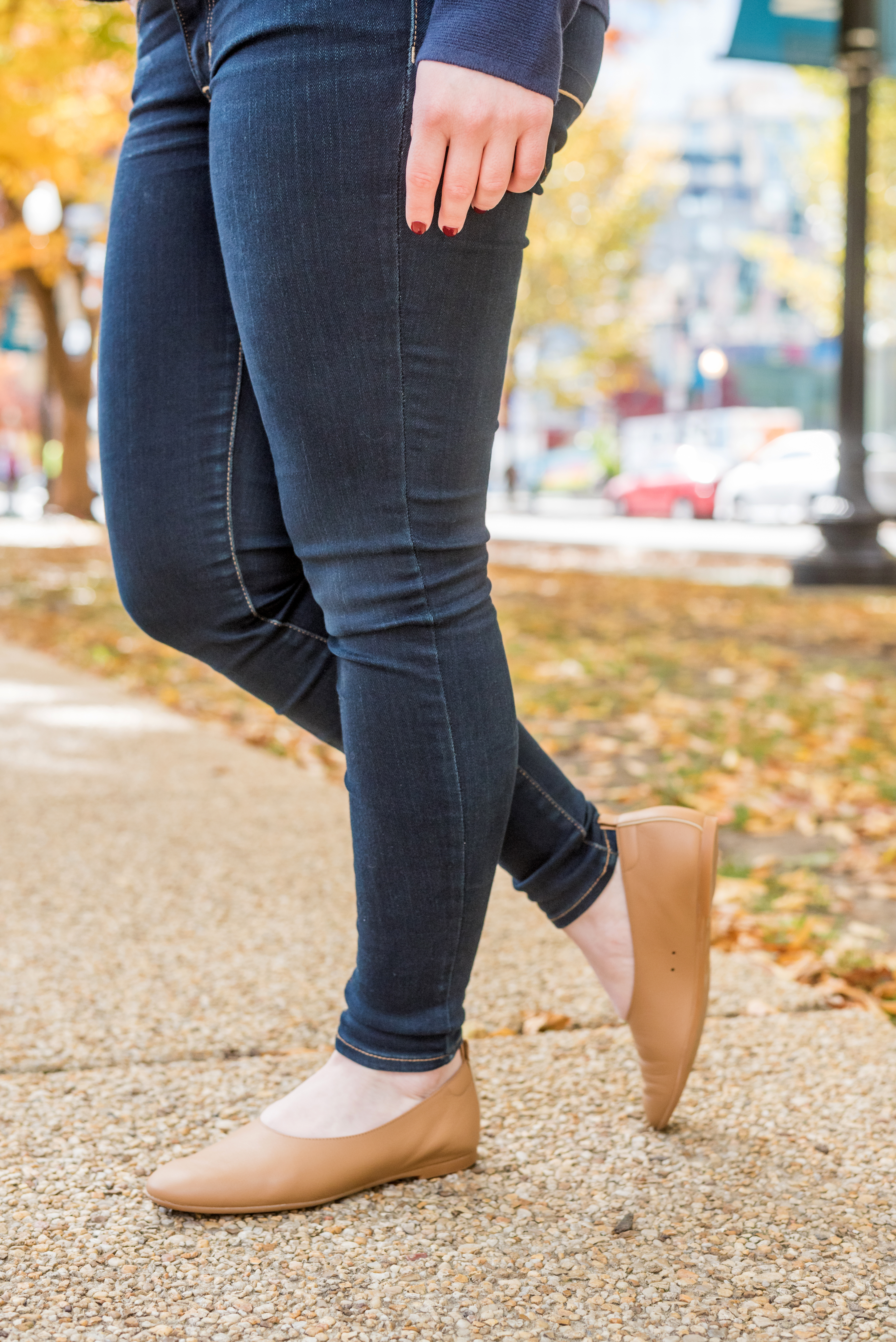 DC woman blogger wearing Everlane the Day Glove