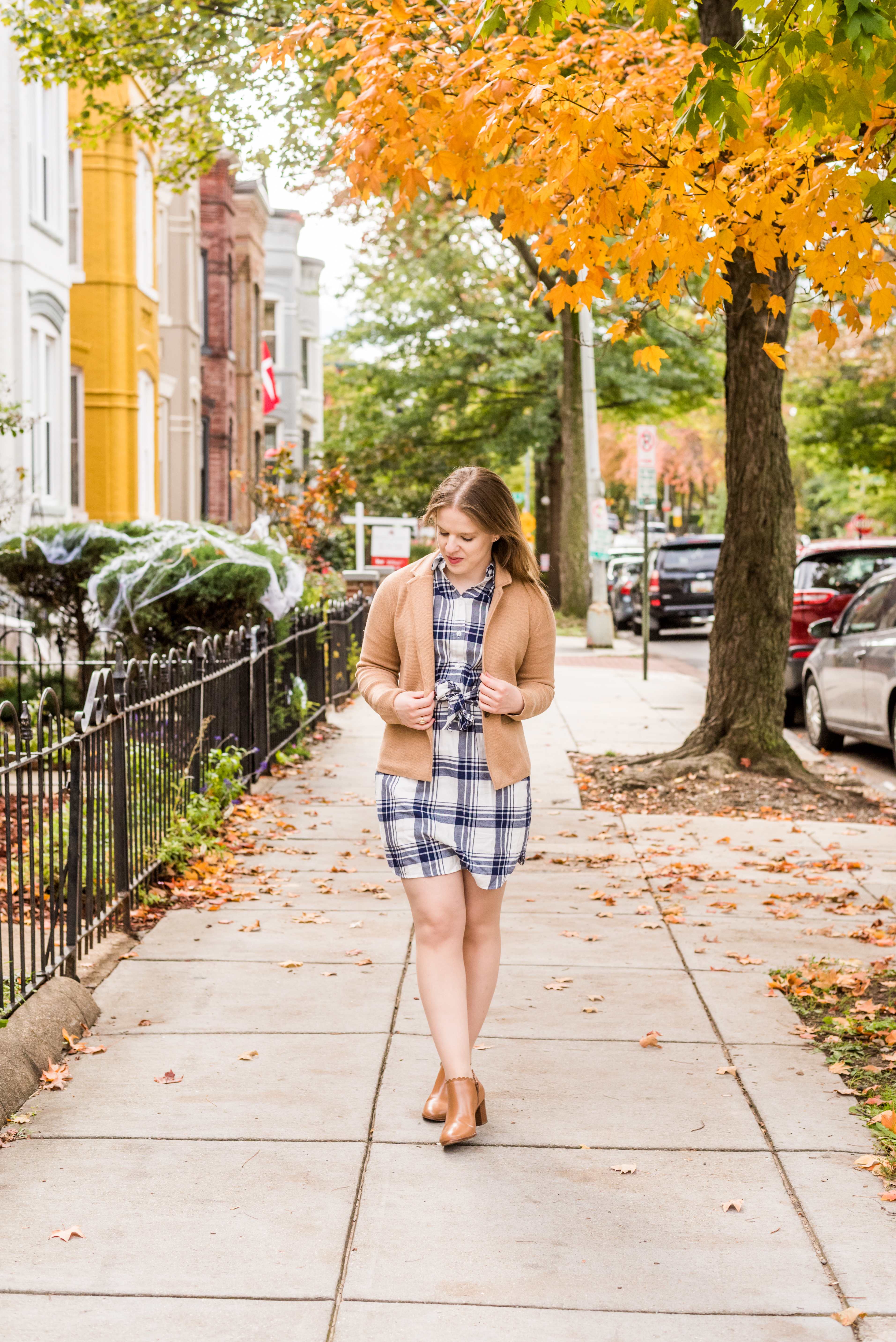 DC woman blogger wearing J.Crew Factory tie-waist flannel shirtdress
