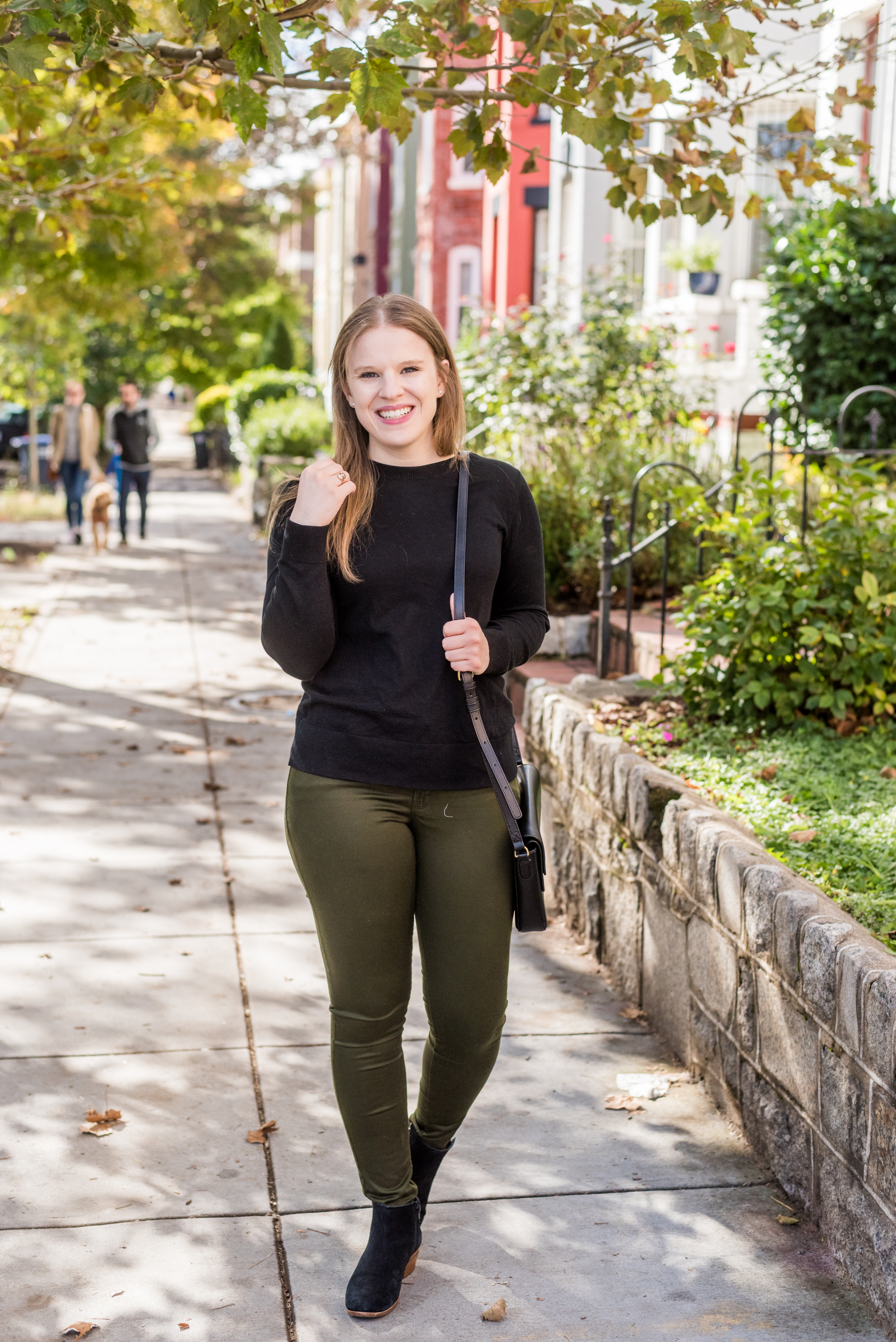 DC woman blogger wearing Halogen Bow Back Sweater